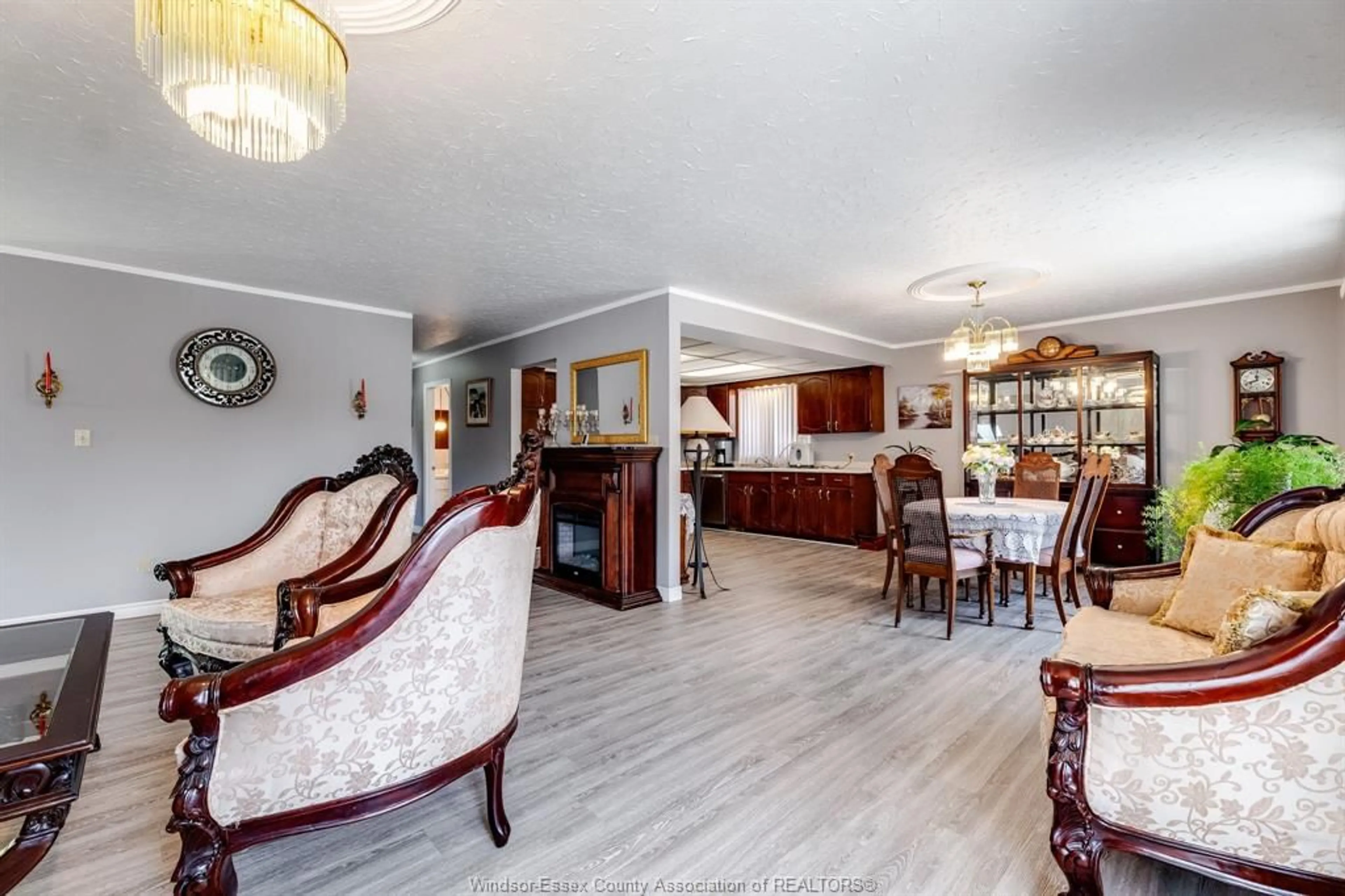 Unknown for 37 Elizabeth Cres, Leamington Ontario N8H 4Y4