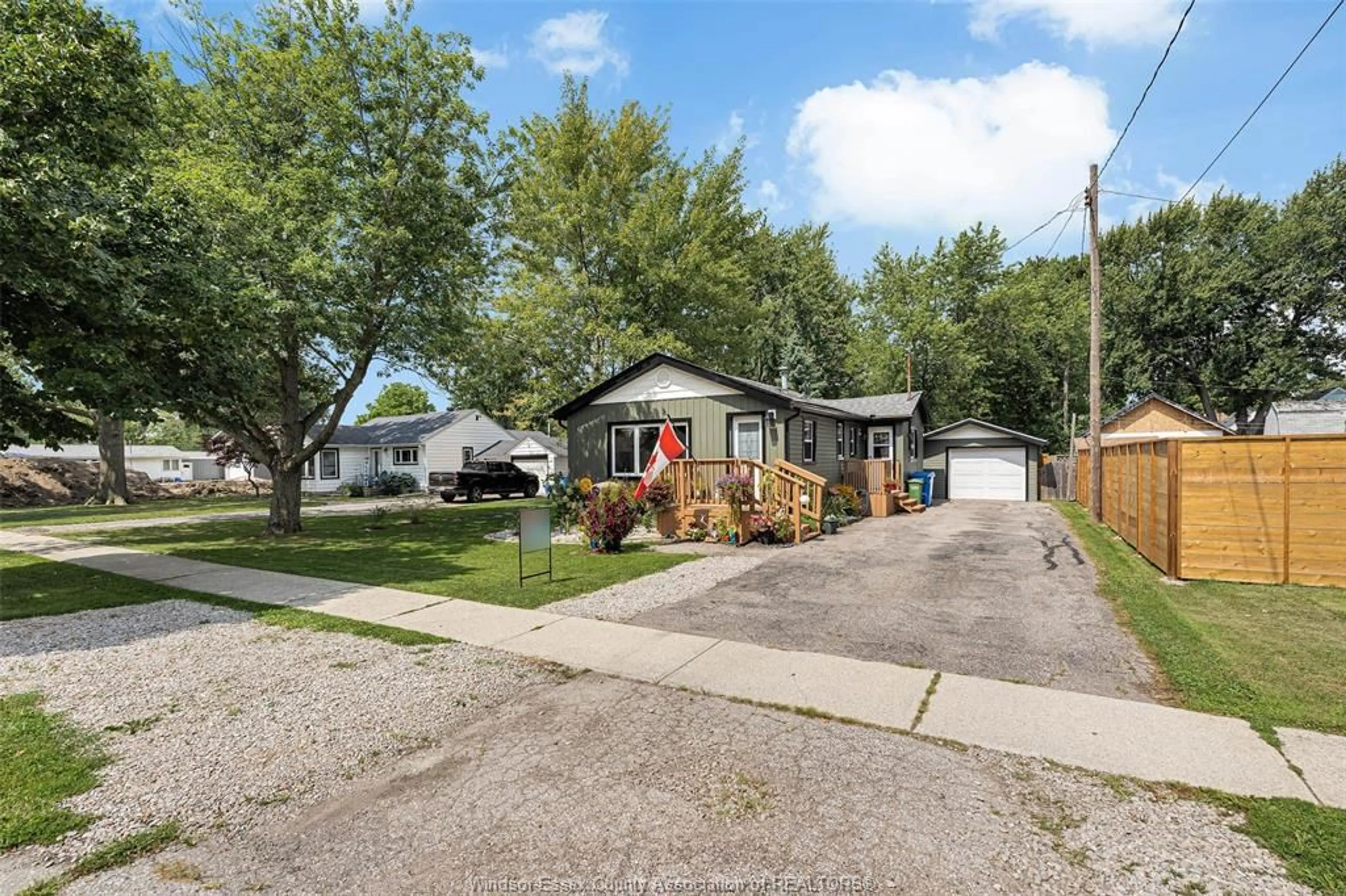 A pic from outside/outdoor area/front of a property/back of a property/a pic from drone, street for 191 LAIRD Ave, Essex Ontario N8M 1S6