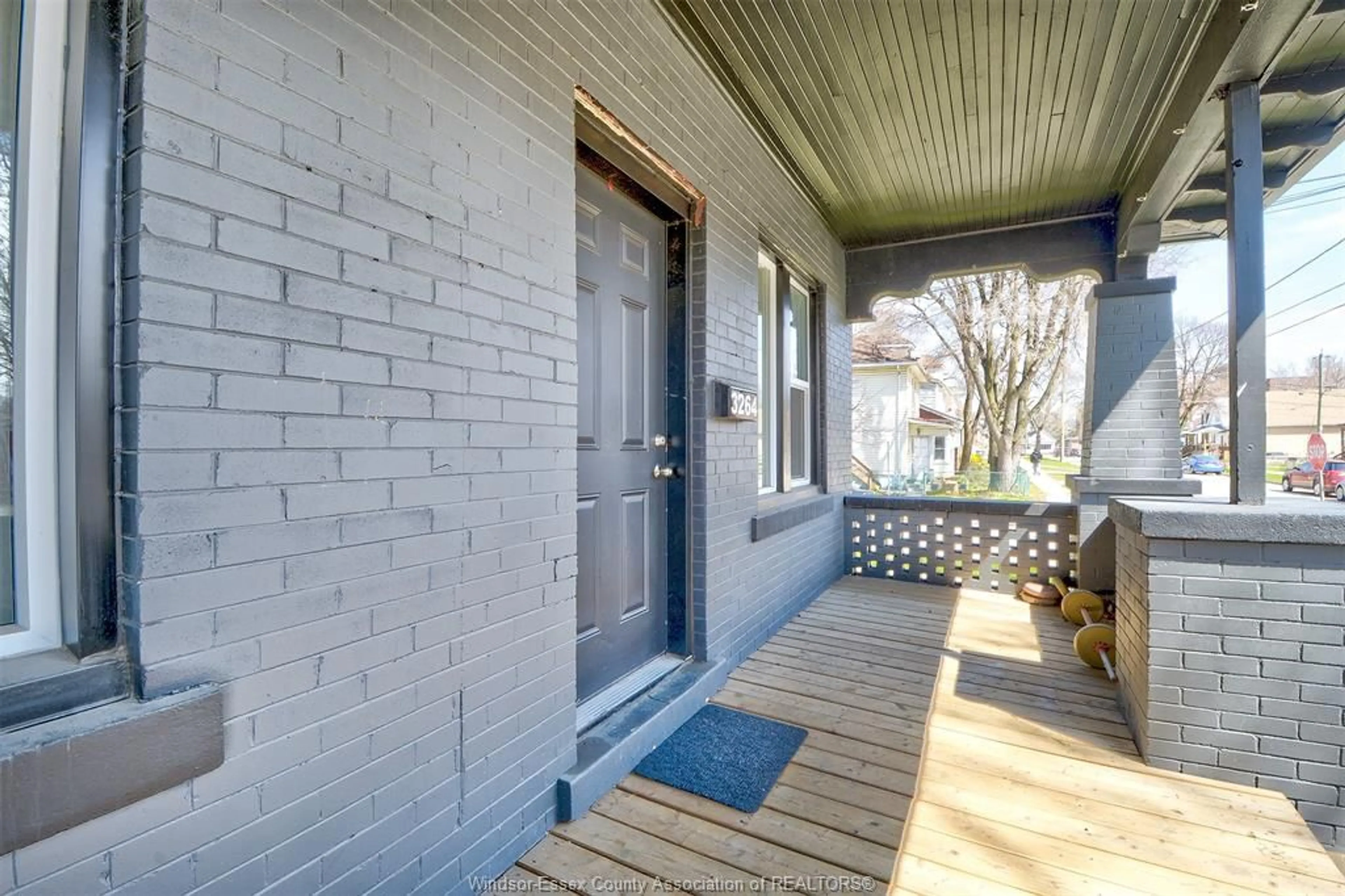 Unknown for 3264 BABY St, Windsor Ontario N9C 1K8