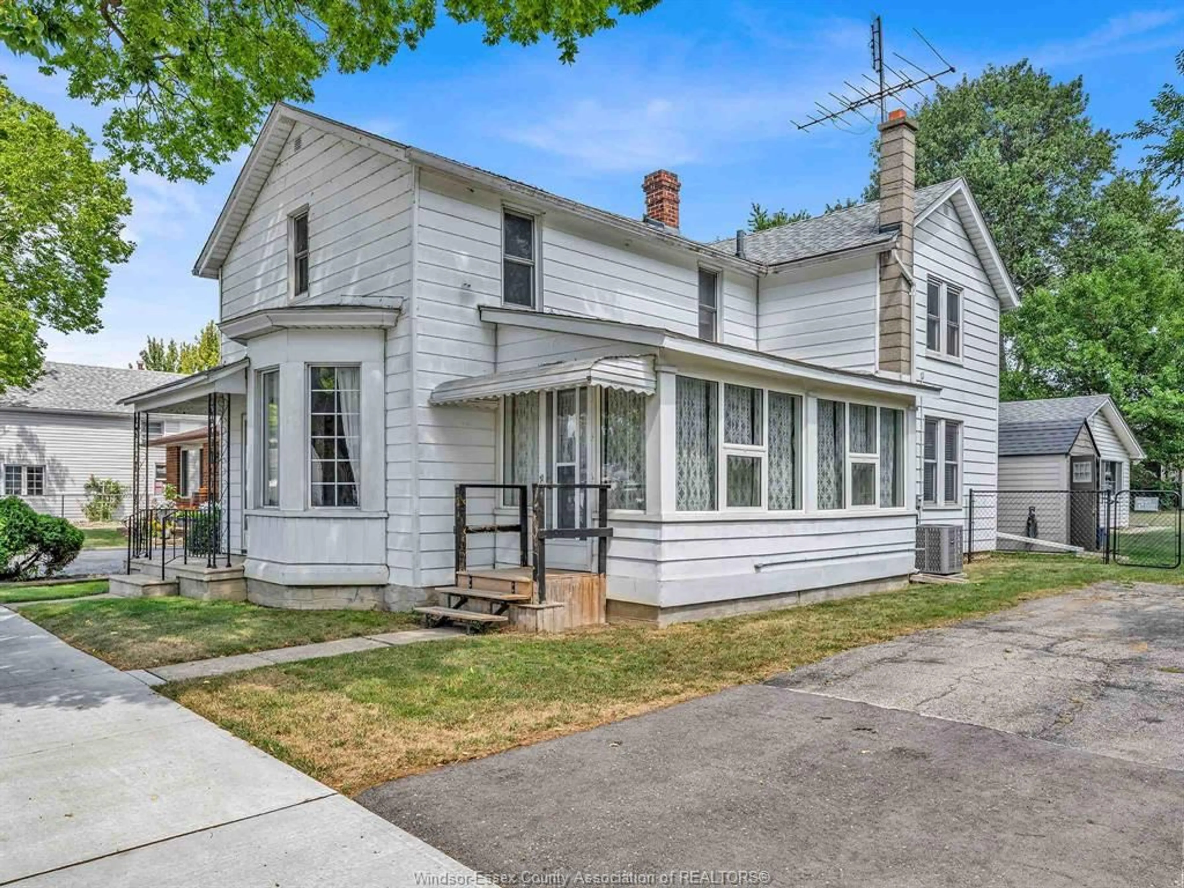 Unknown for 235 George St, Amherstburg Ontario N9V 2E8