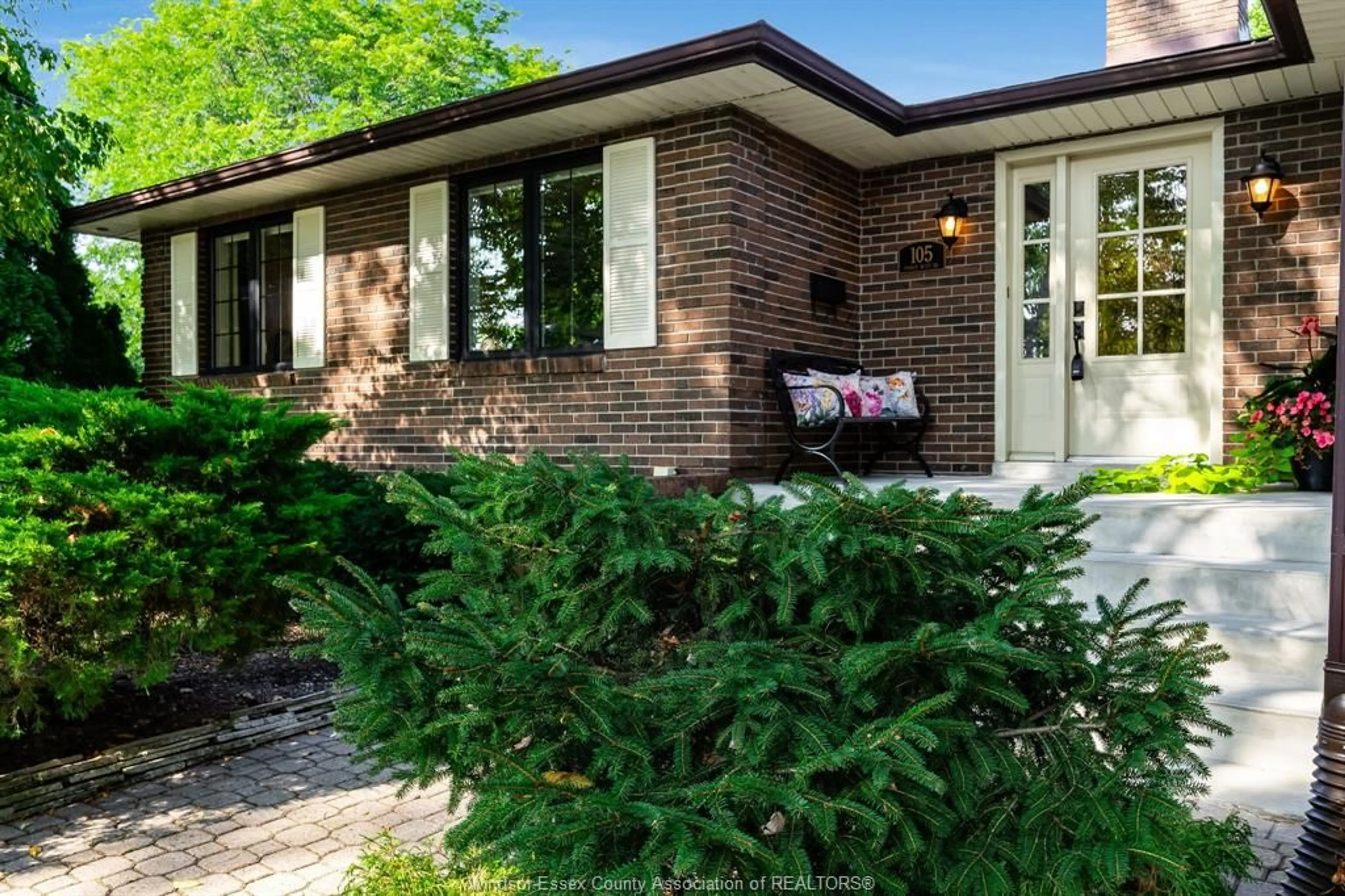 Home with brick exterior material, street for 105 Pointe West Dr, Amherstburg Ontario N9V 3P1