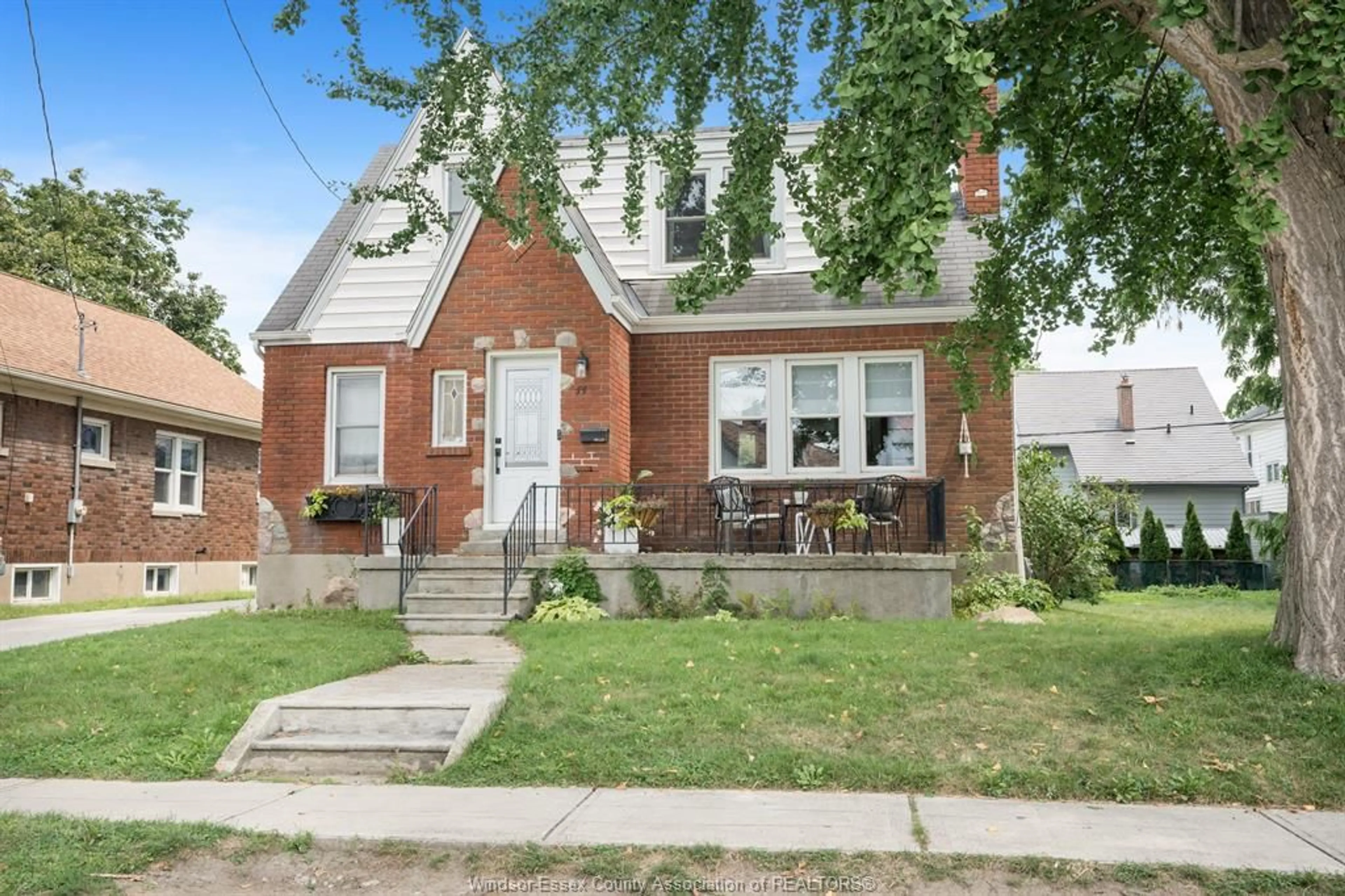 Home with brick exterior material, street for 11 COLLEGE, Chatham Ontario N7M 4W7