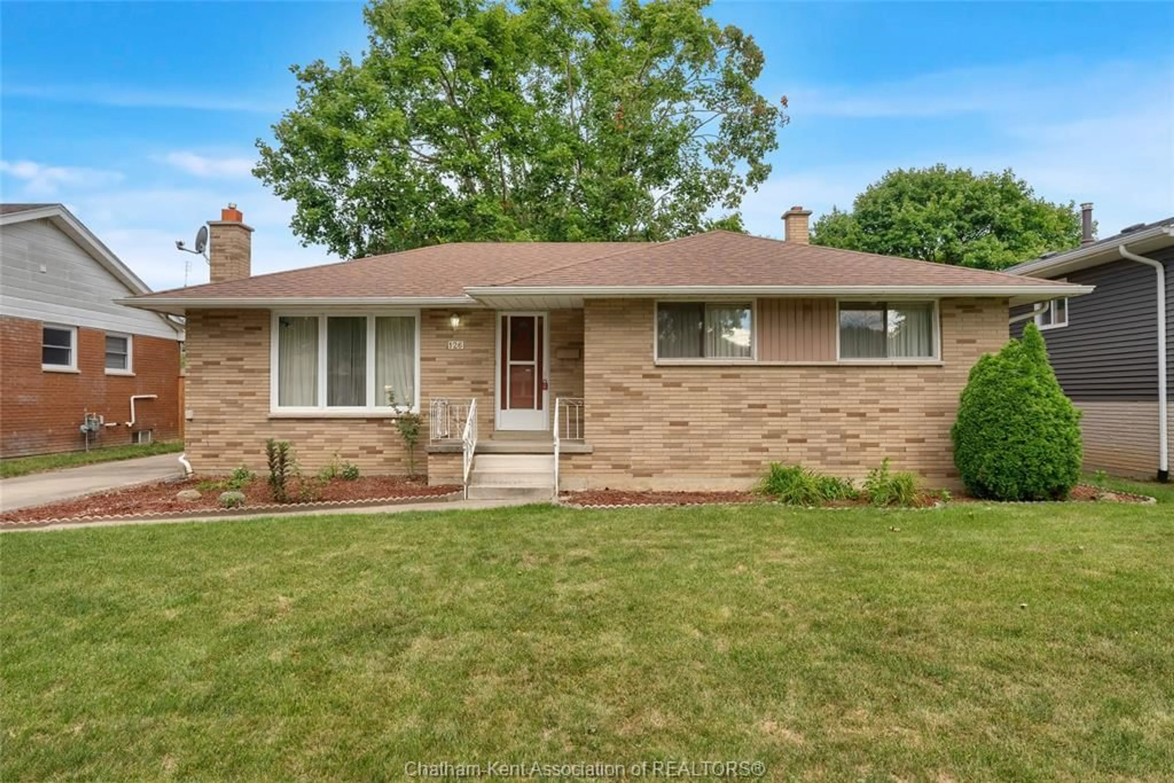 Home with brick exterior material, street for 126 Partridge Cres, Chatham Ontario N7L 1E9