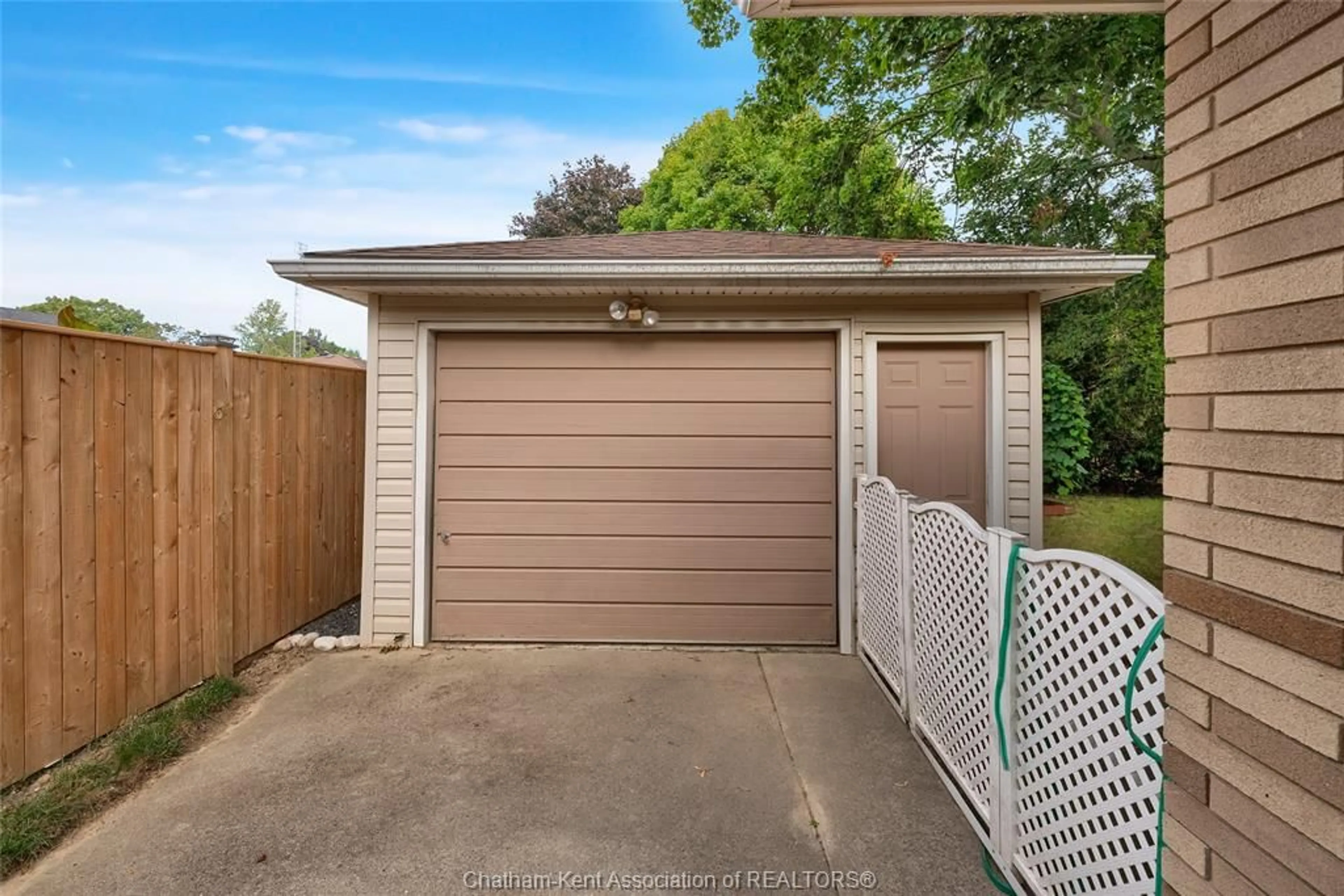 Unknown for 126 Partridge Cres, Chatham Ontario N7L 1E9