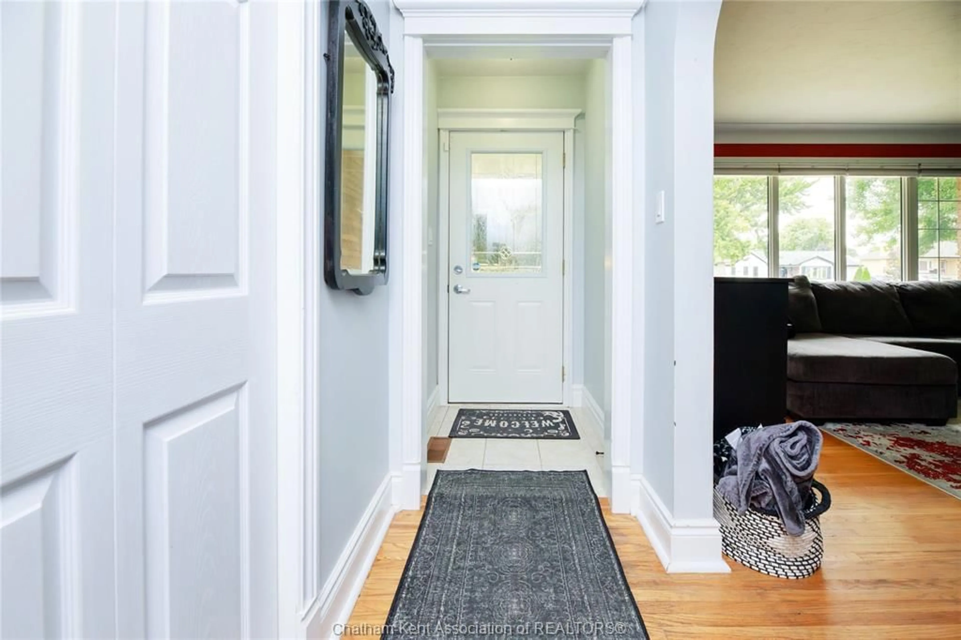 Indoor entryway for 26 Canterbury St, Chatham Ontario N7L 3S5