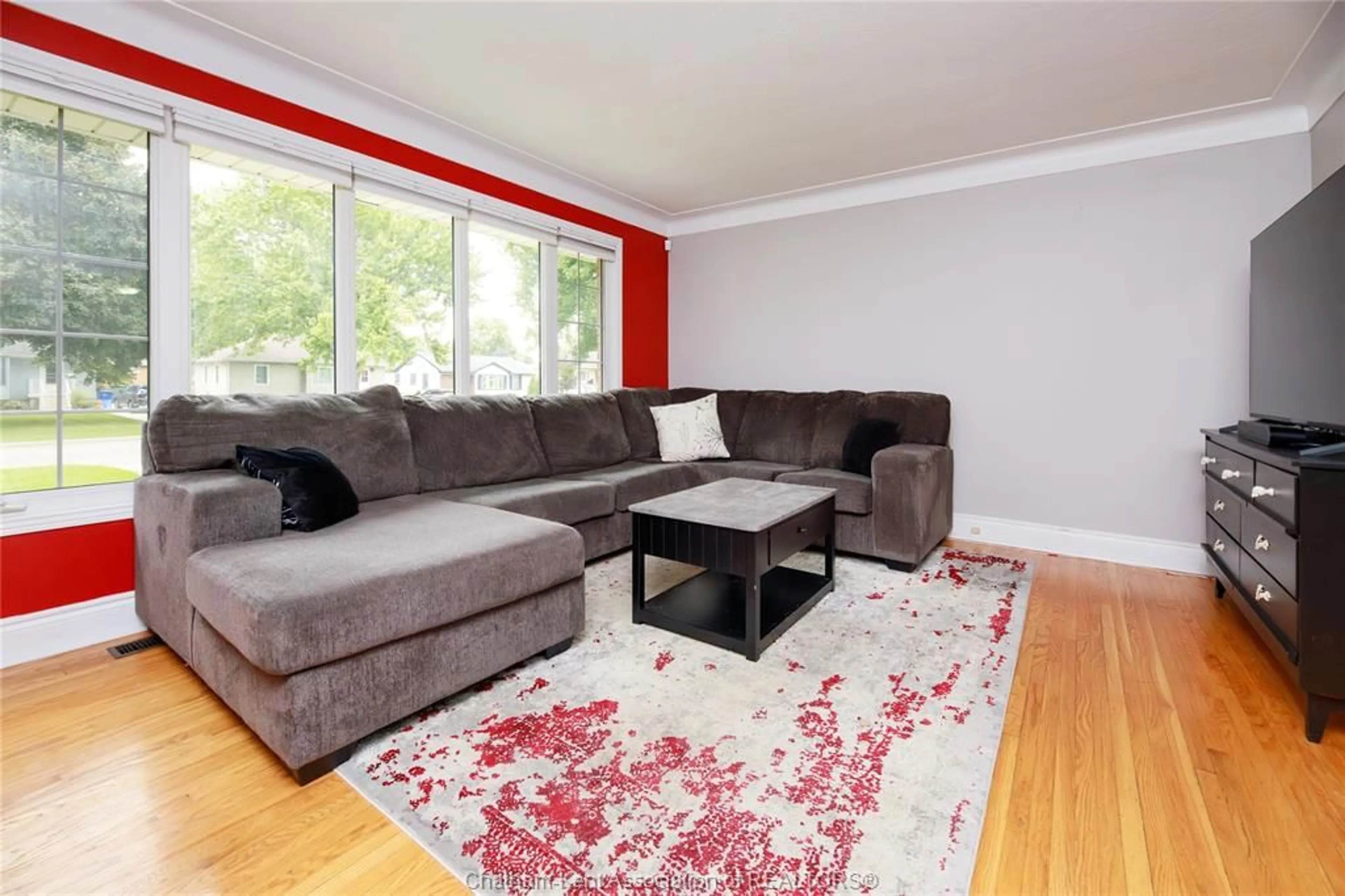 Living room with furniture, unknown for 26 Canterbury St, Chatham Ontario N7L 3S5
