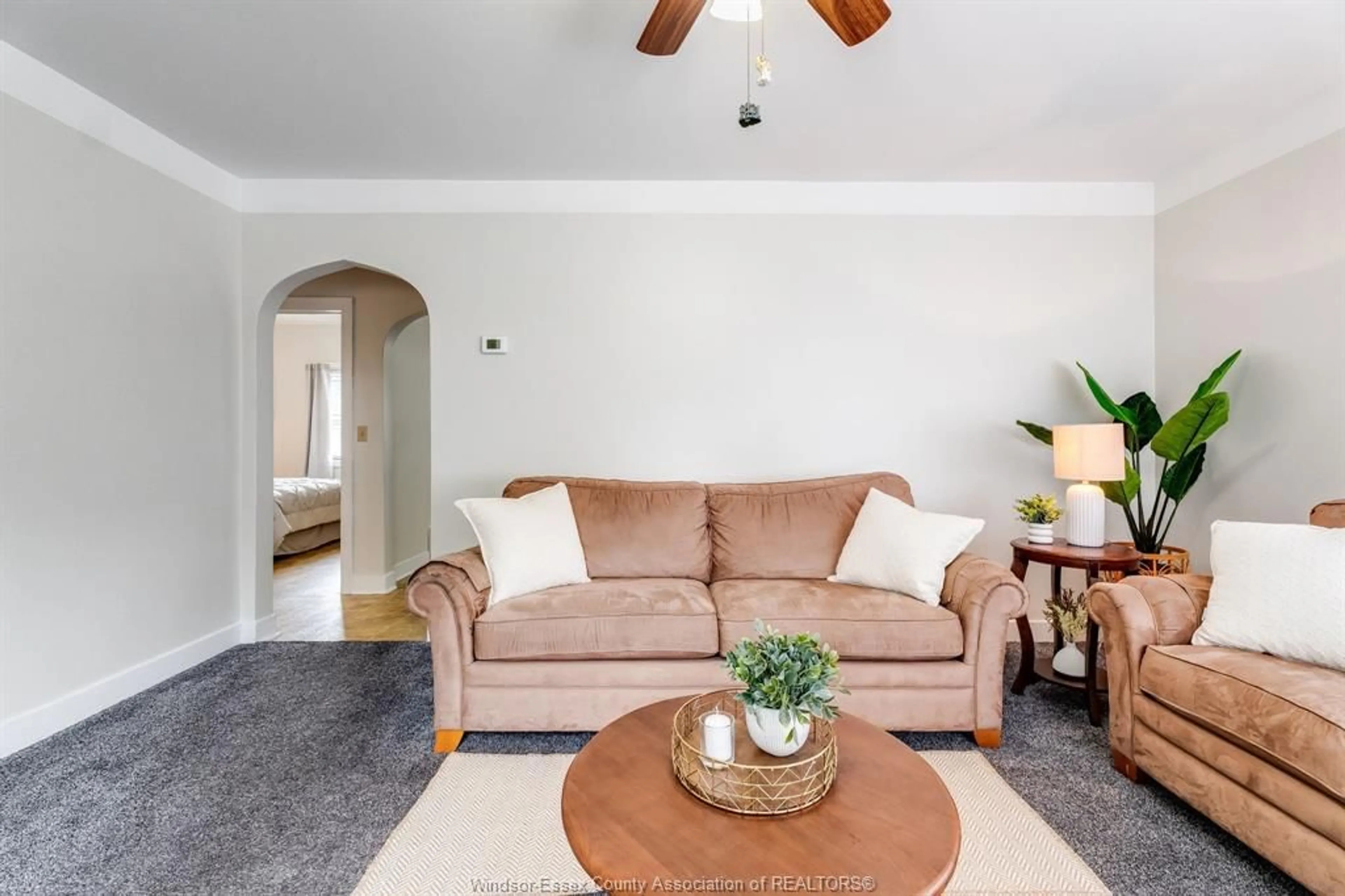 Living room with furniture, carpet floor for 115 VICTORIA Ave, Kingsville Ontario N9Y 1T2