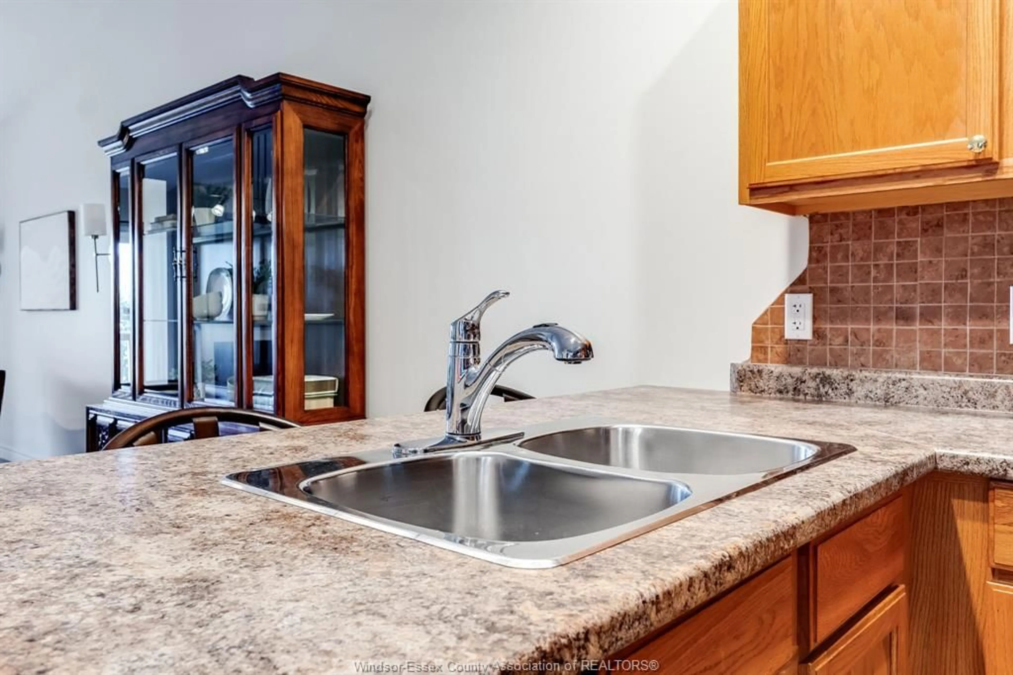 Standard kitchen, ceramic/tile floor for 88 Theresa Trail, Leamington Ontario N8H 5M9