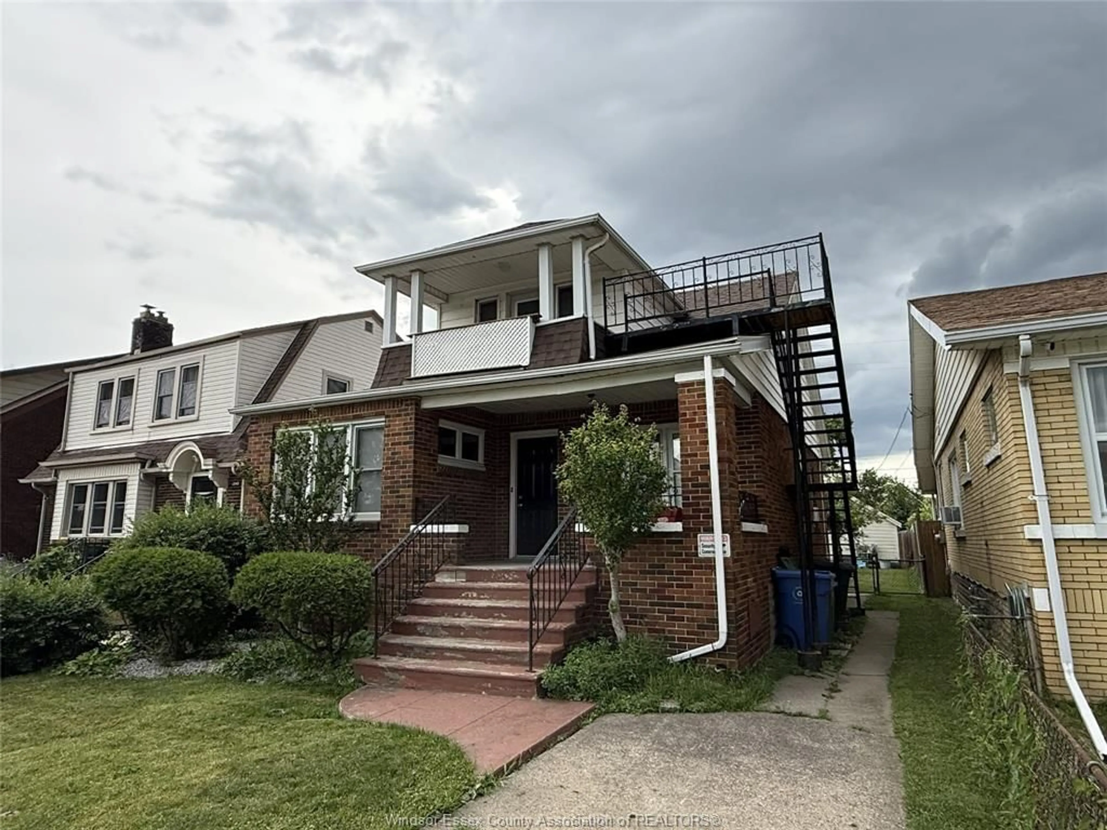 Home with brick exterior material, street for 1039 PARENT Ave, Windsor Ontario N9A 2E4