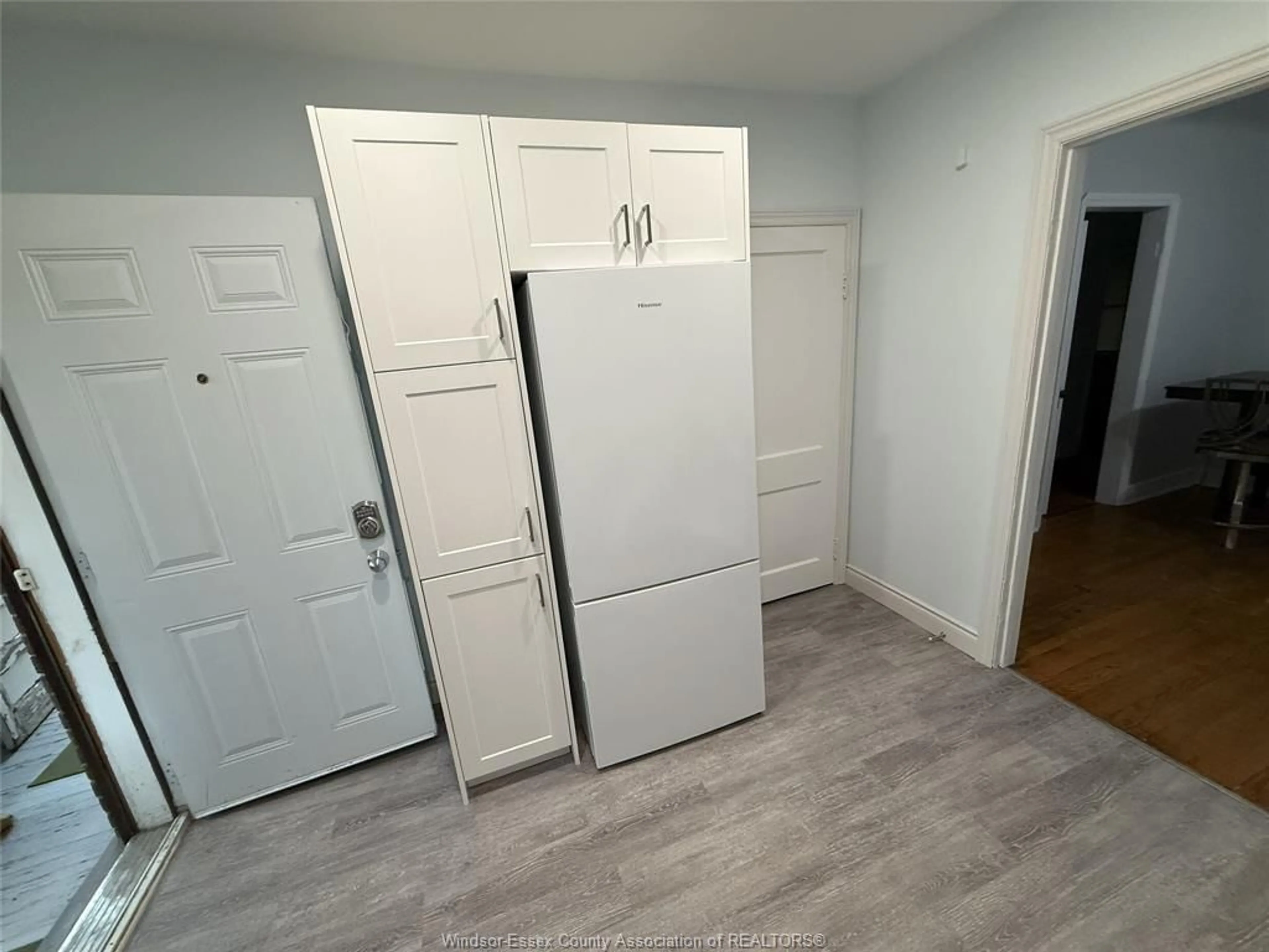 A pic of a room for 1039 PARENT Ave, Windsor Ontario N9A 2E4