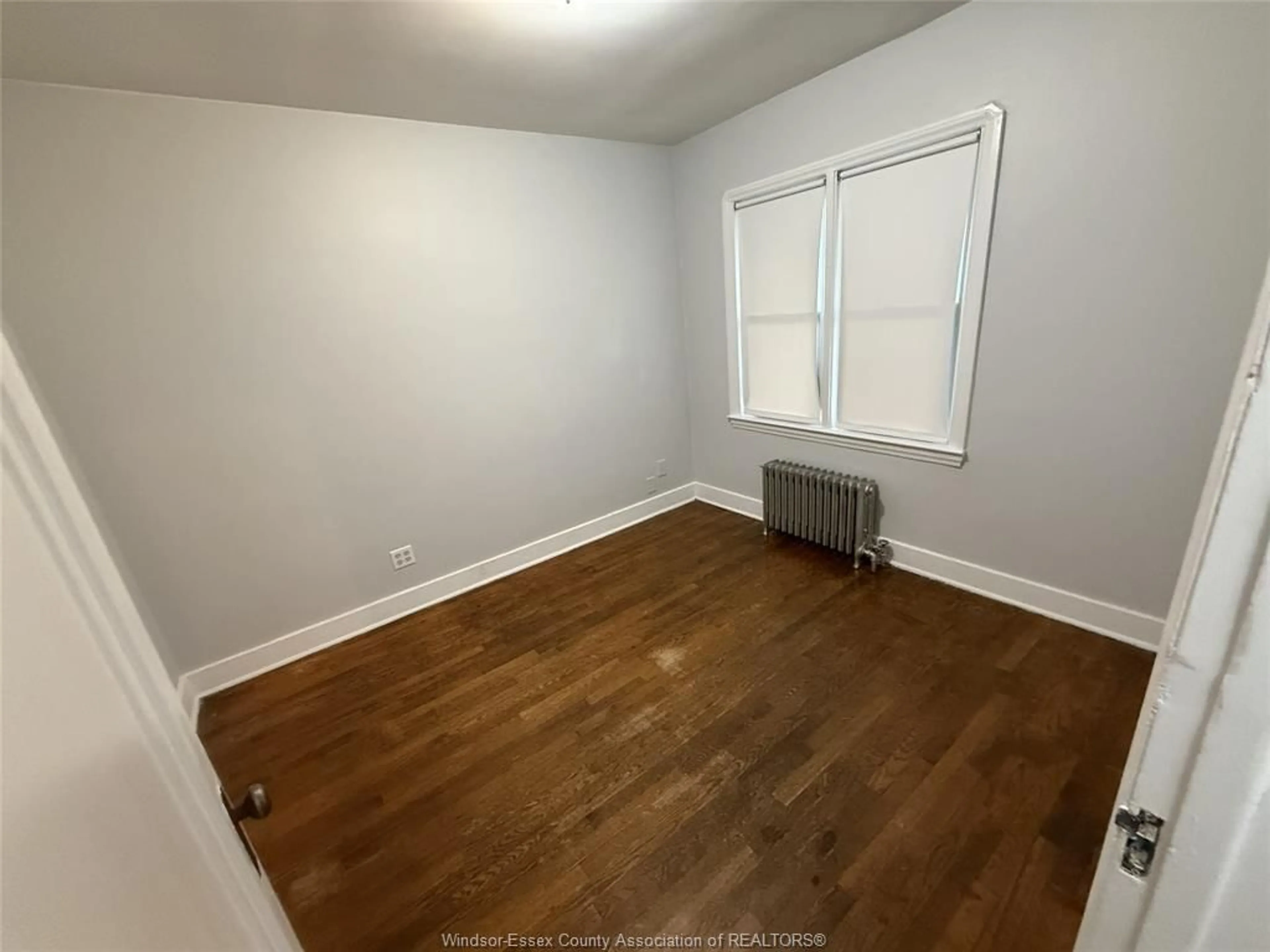 A pic of a room for 1039 PARENT Ave, Windsor Ontario N9A 2E4