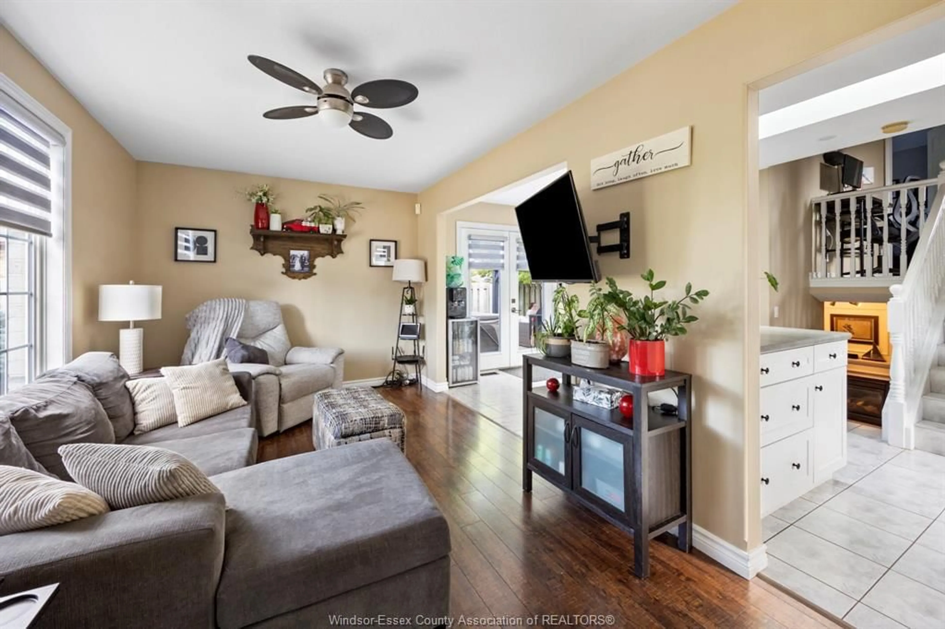 Living room with furniture, unknown for 9 Regal, Tilbury Ontario N0P 2L0