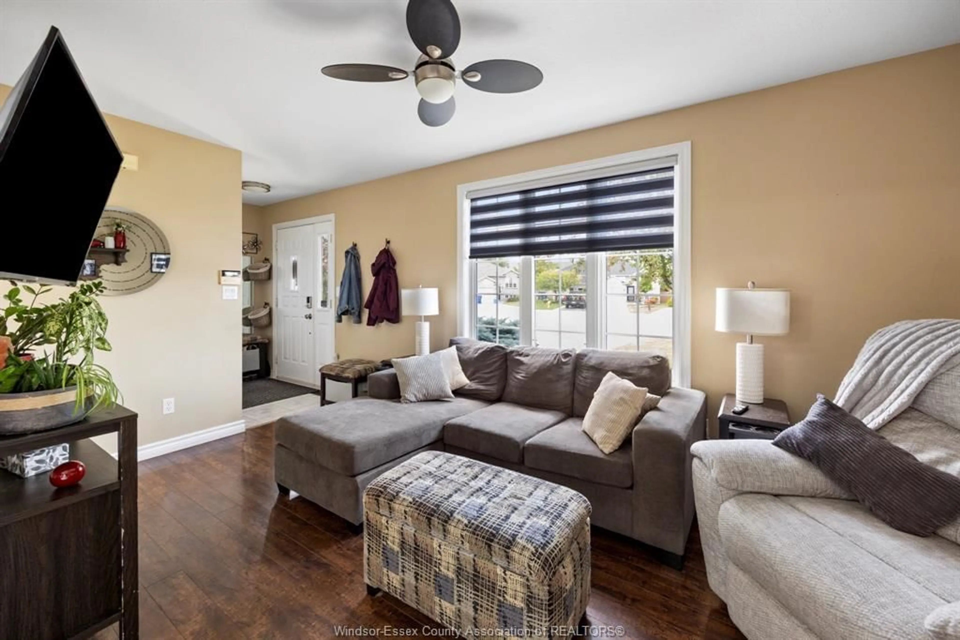 Living room with furniture, unknown for 9 Regal, Tilbury Ontario N0P 2L0