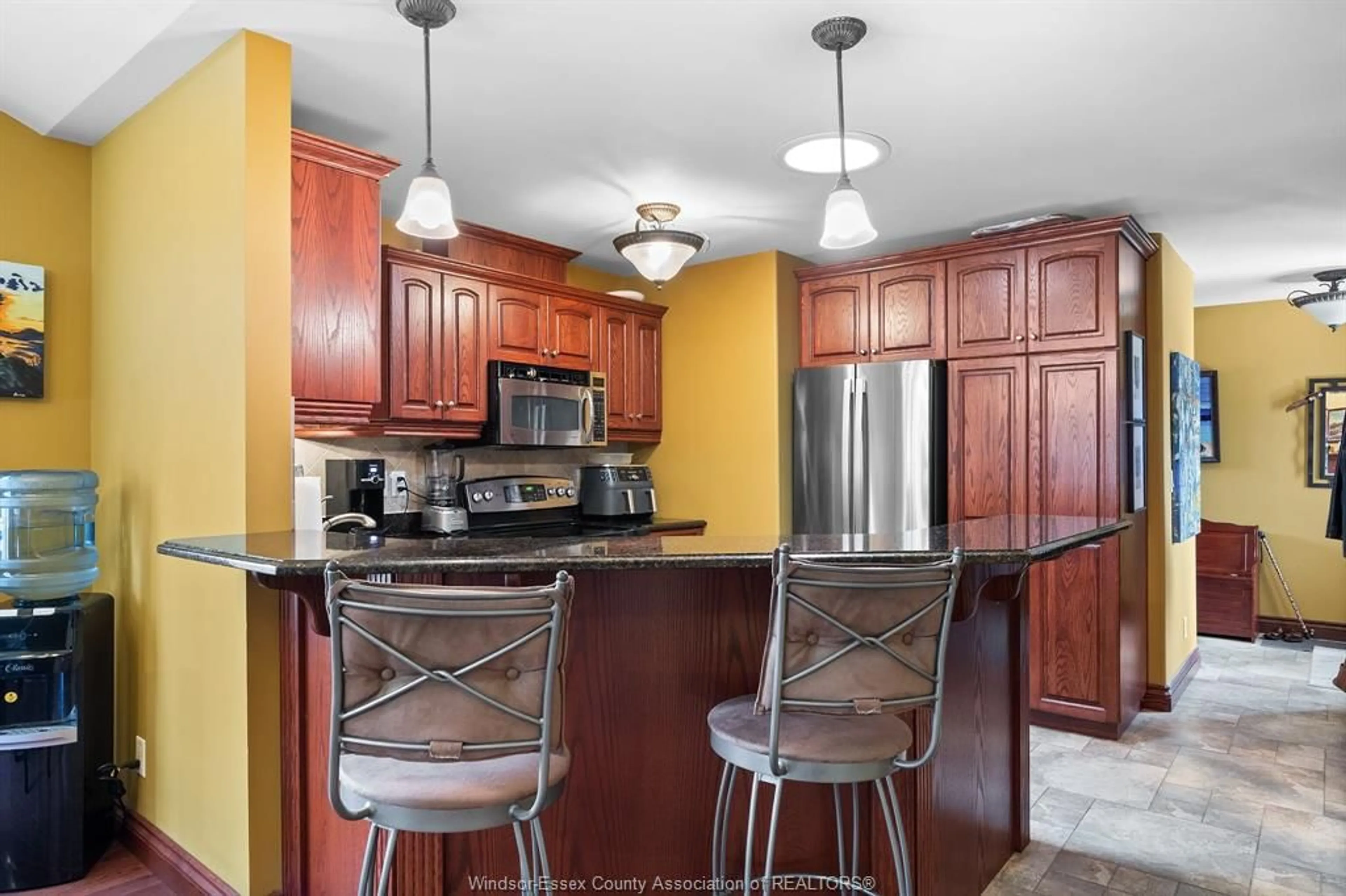Standard kitchen, ceramic/tile floor for 120 KIMBALL Dr, Essex Ontario N8M 0B8