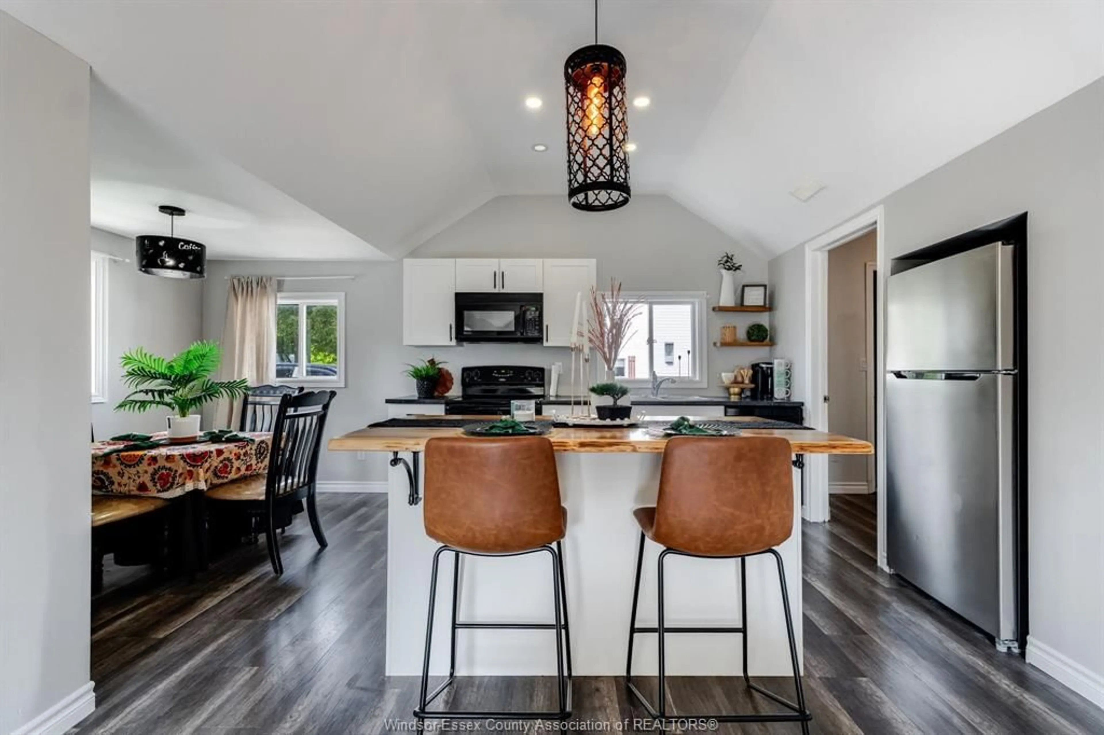 Open concept kitchen, unknown for 316 Erieview Dr, Kingsville Ontario N9Y 1M4
