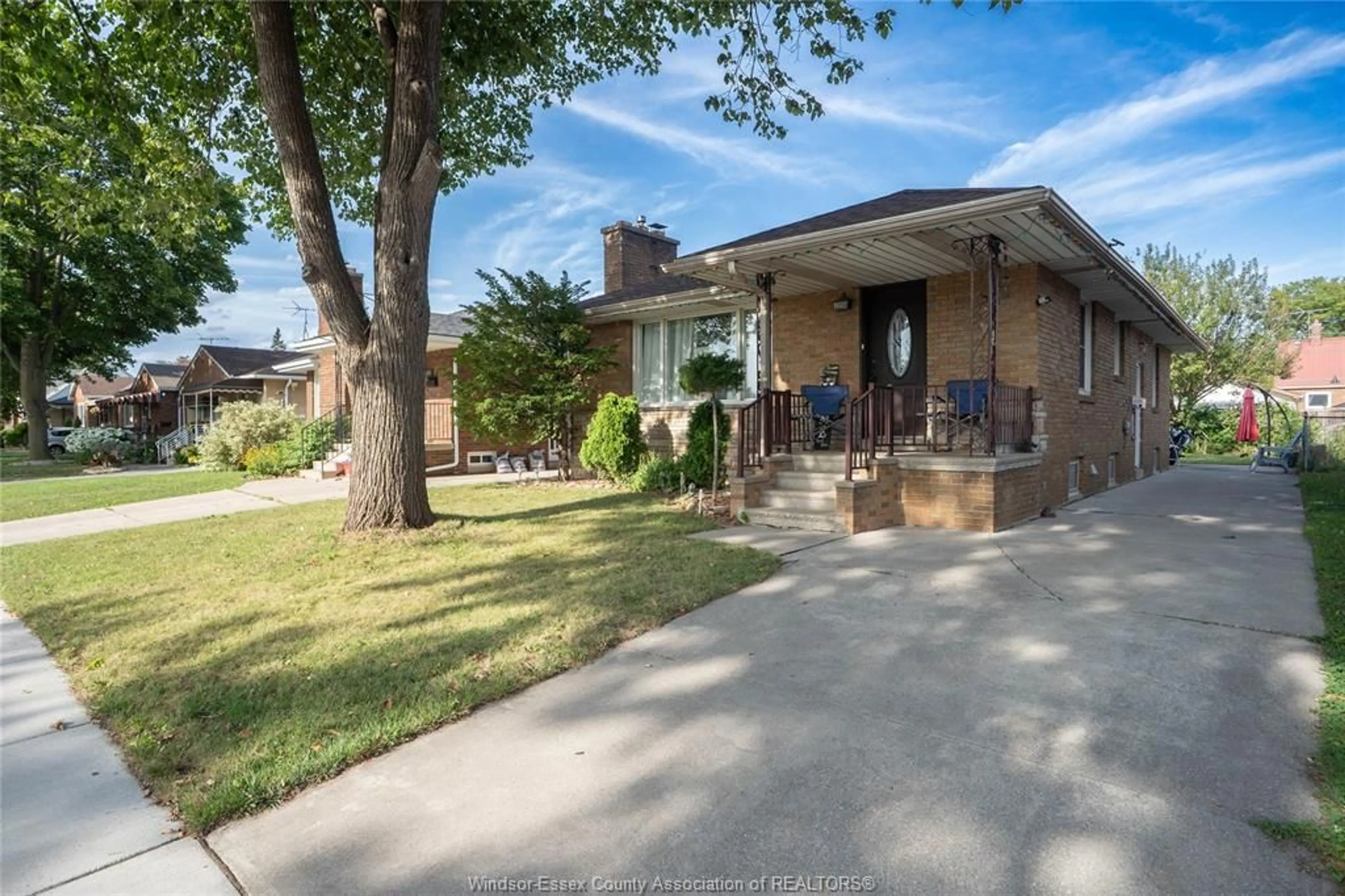 Unknown for 2250 Woodlawn Ave, Windsor Ontario N8W 2H3