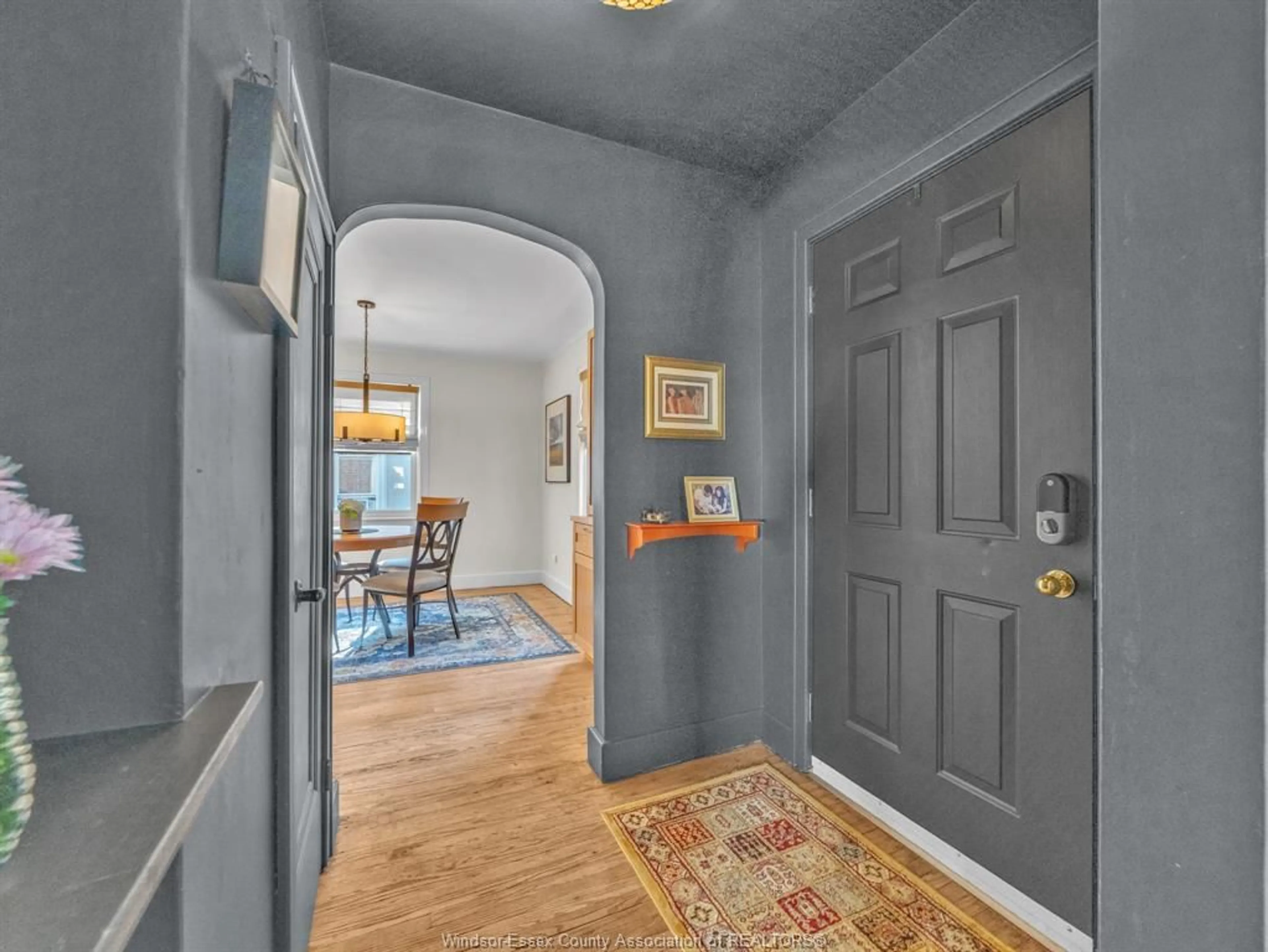 Indoor entryway for 15 Georgia, Leamington Ontario N8H 2E6