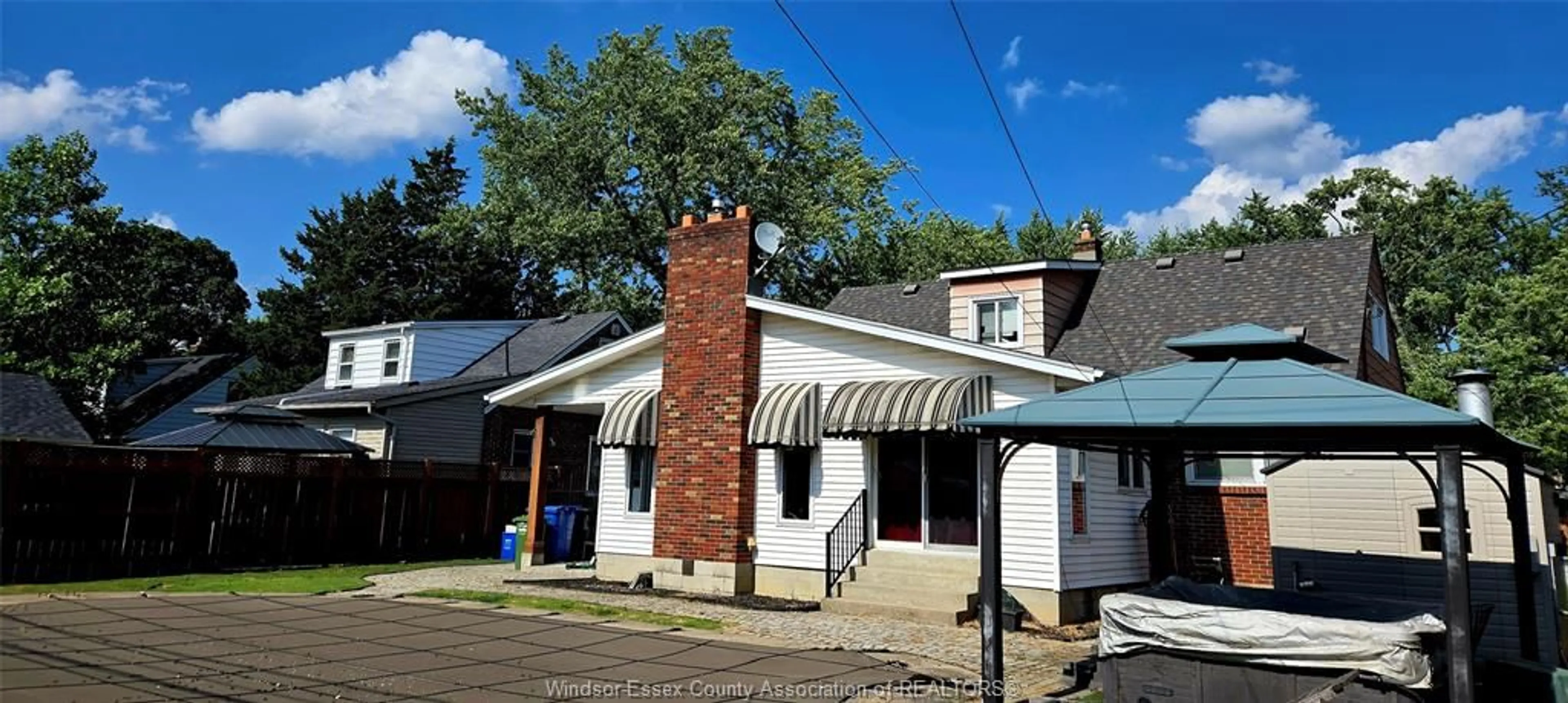 Patio, street for 3115 RADISSON Ave, Windsor Ontario N9E 1Y4