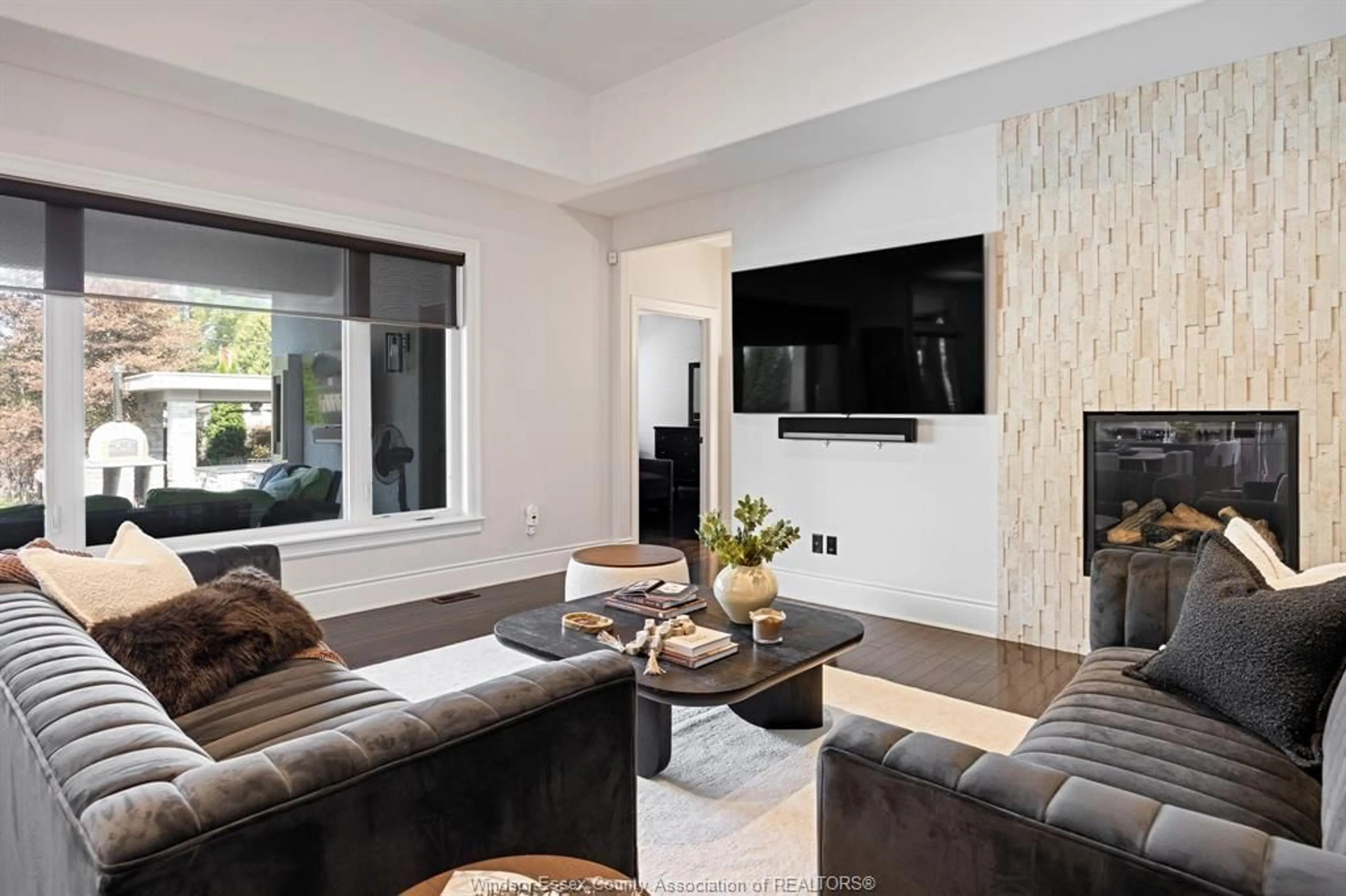 Living room with furniture, unknown for 1395 OUTRAM, LaSalle Ontario N9J 0B2