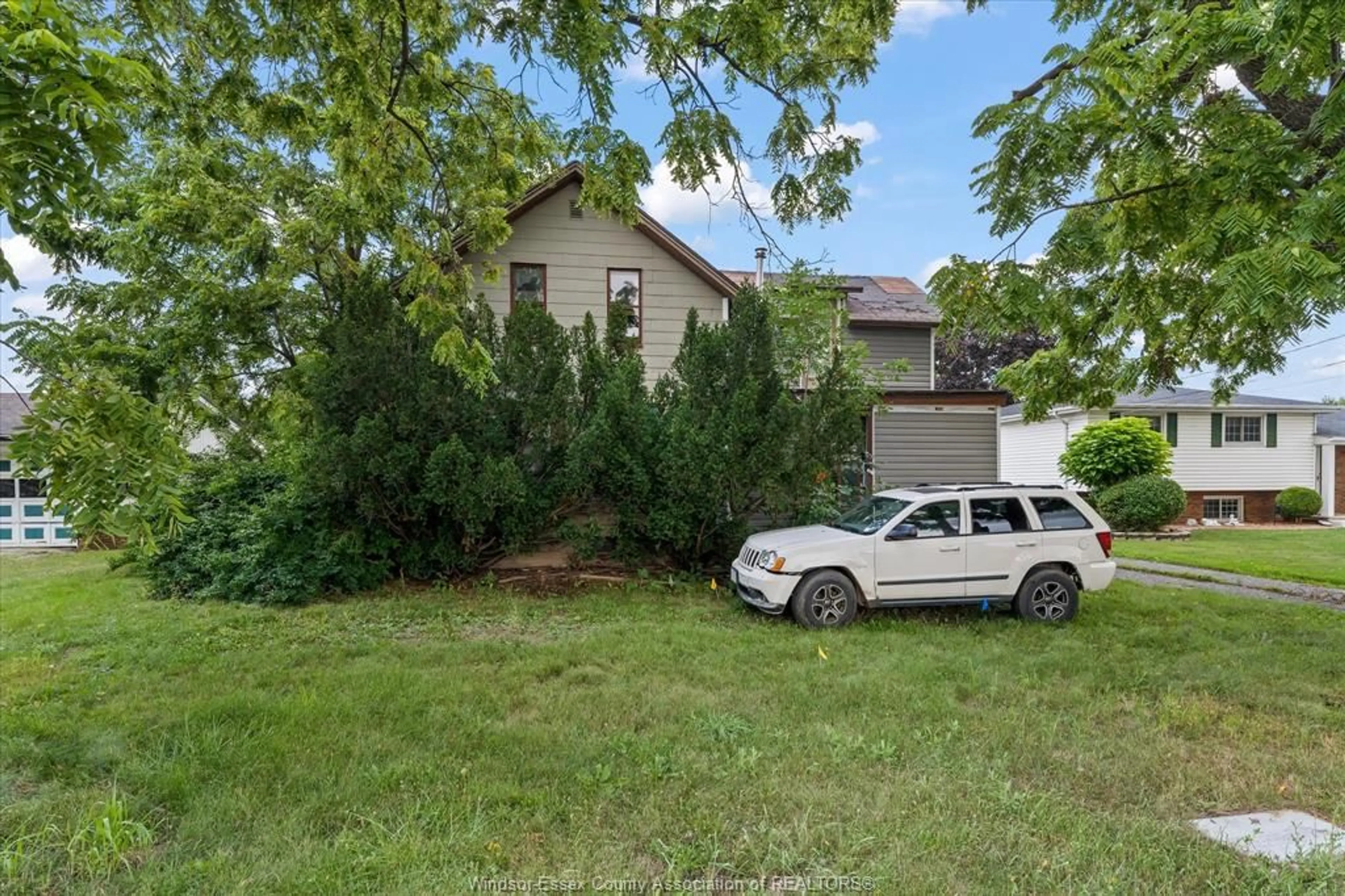 A pic from outside/outdoor area/front of a property/back of a property/a pic from drone, street for 12122 INTERSECTION Rd, Tecumseh Ontario N8N 1R3