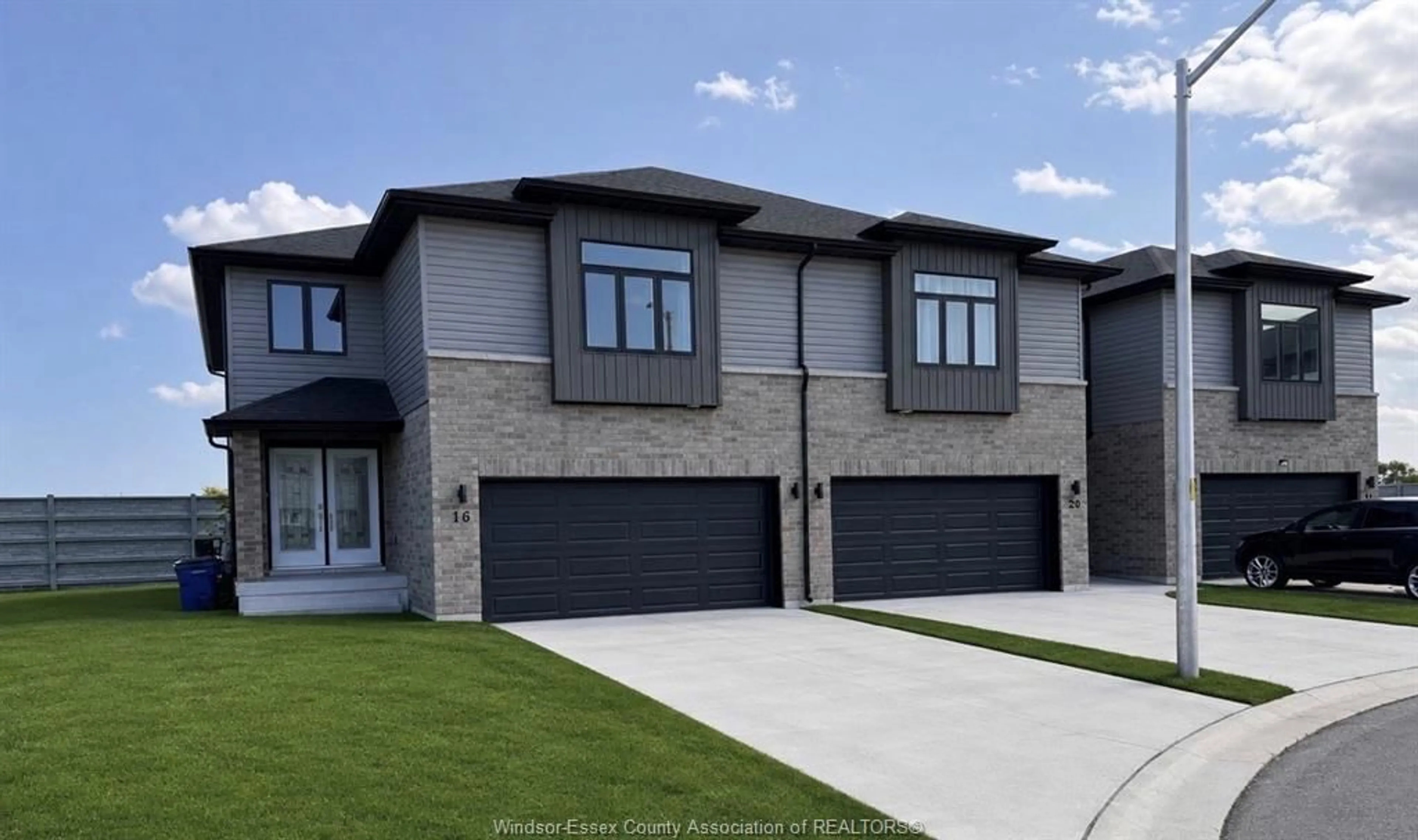 Home with brick exterior material, street for 16 BETTY Crt, Chatham Ontario N7M 0T9