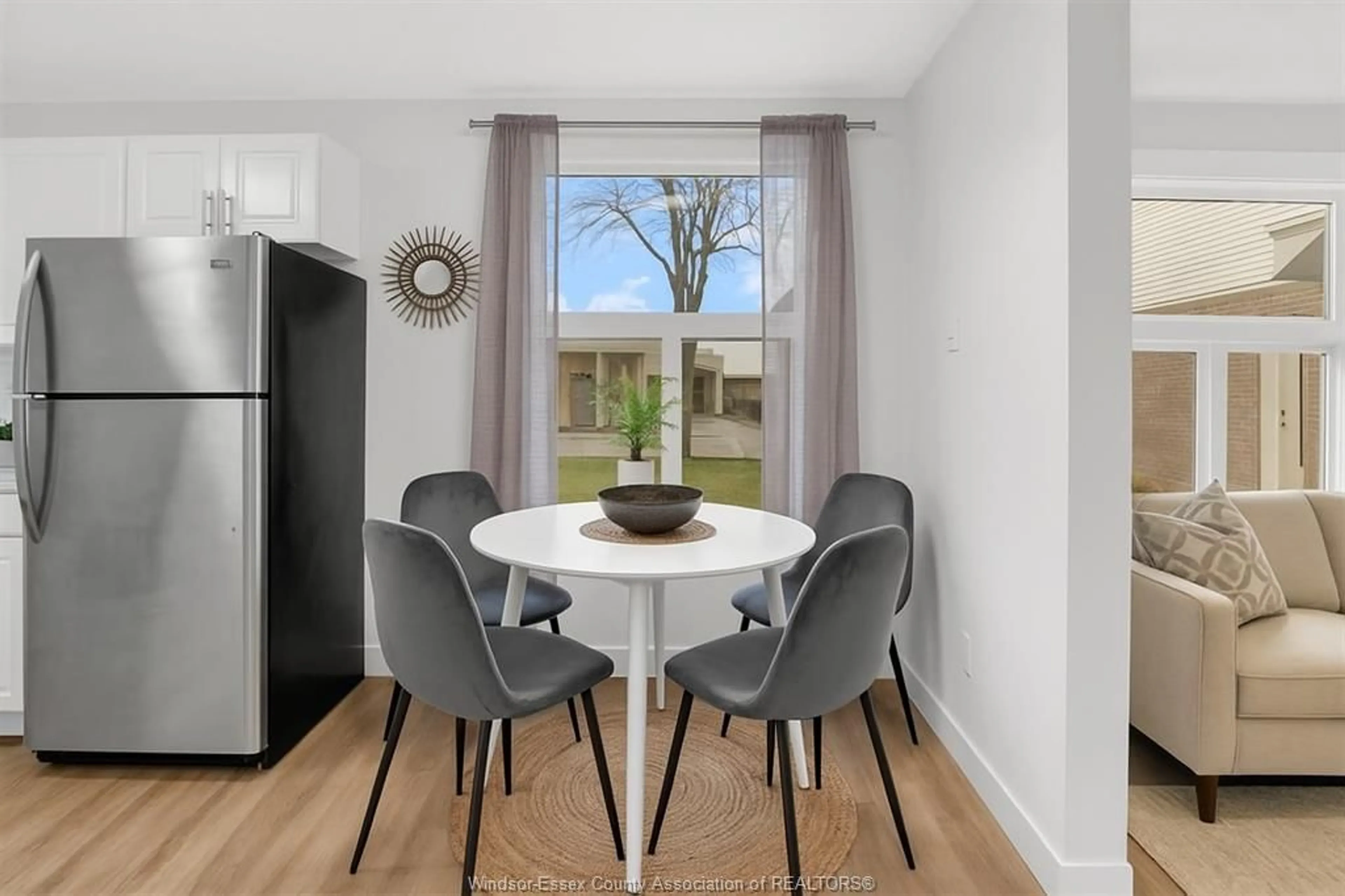 Dining room, unknown for 9260 ARNCLIFFE Crt, Windsor Ontario B8S 4J9