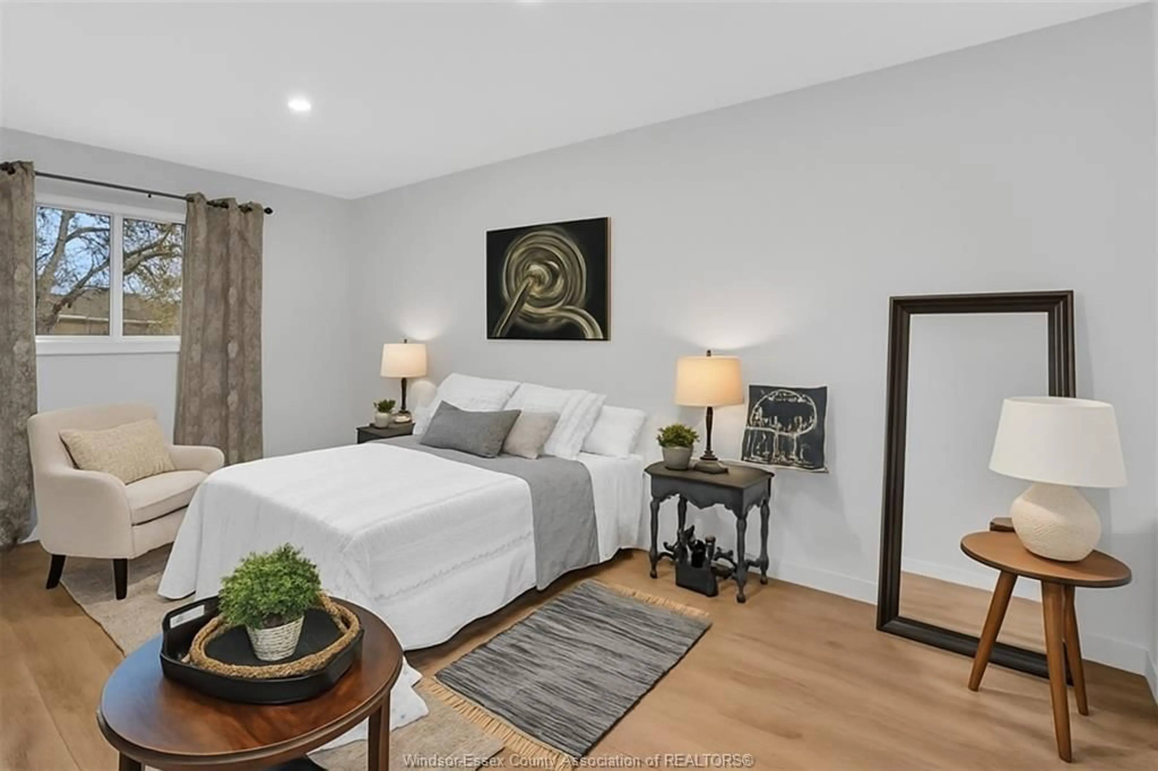 Bedroom with bed, unknown for 9260 ARNCLIFFE Crt, Windsor Ontario B8S 4J9