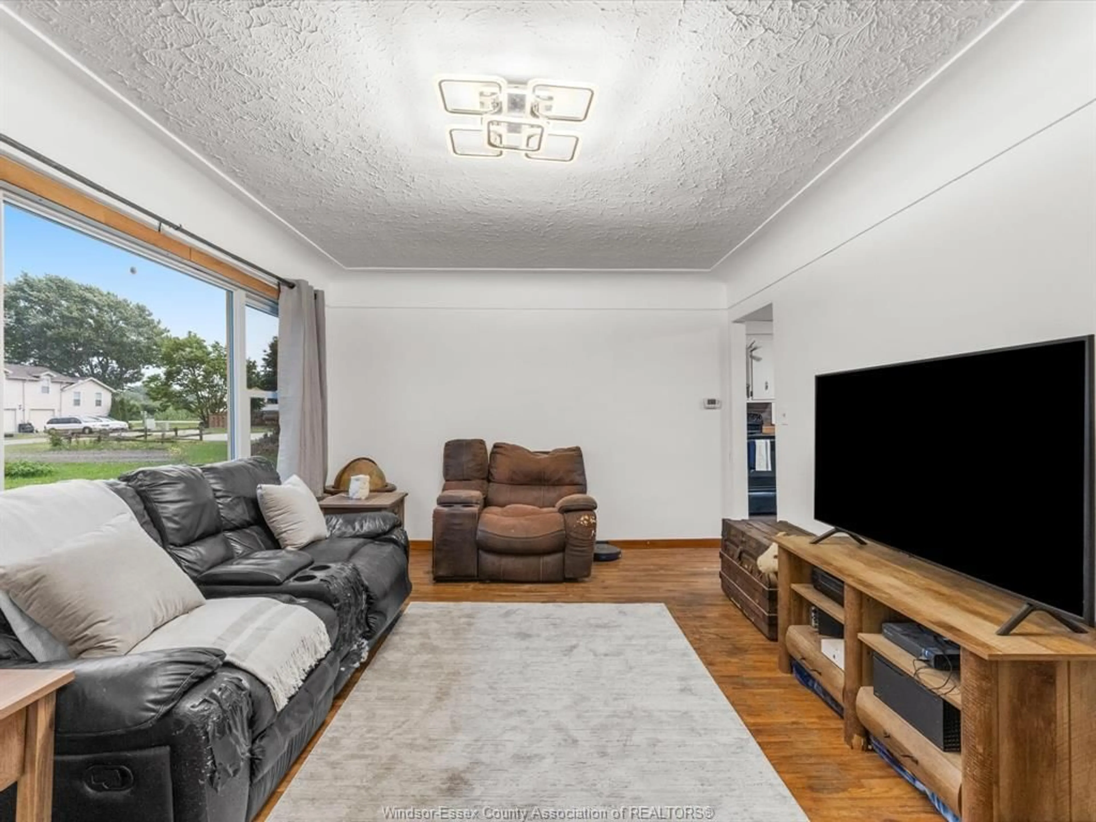Living room with furniture, unknown for 4 Standaert Rd, Chatham-Kent Ontario N7M 5J7