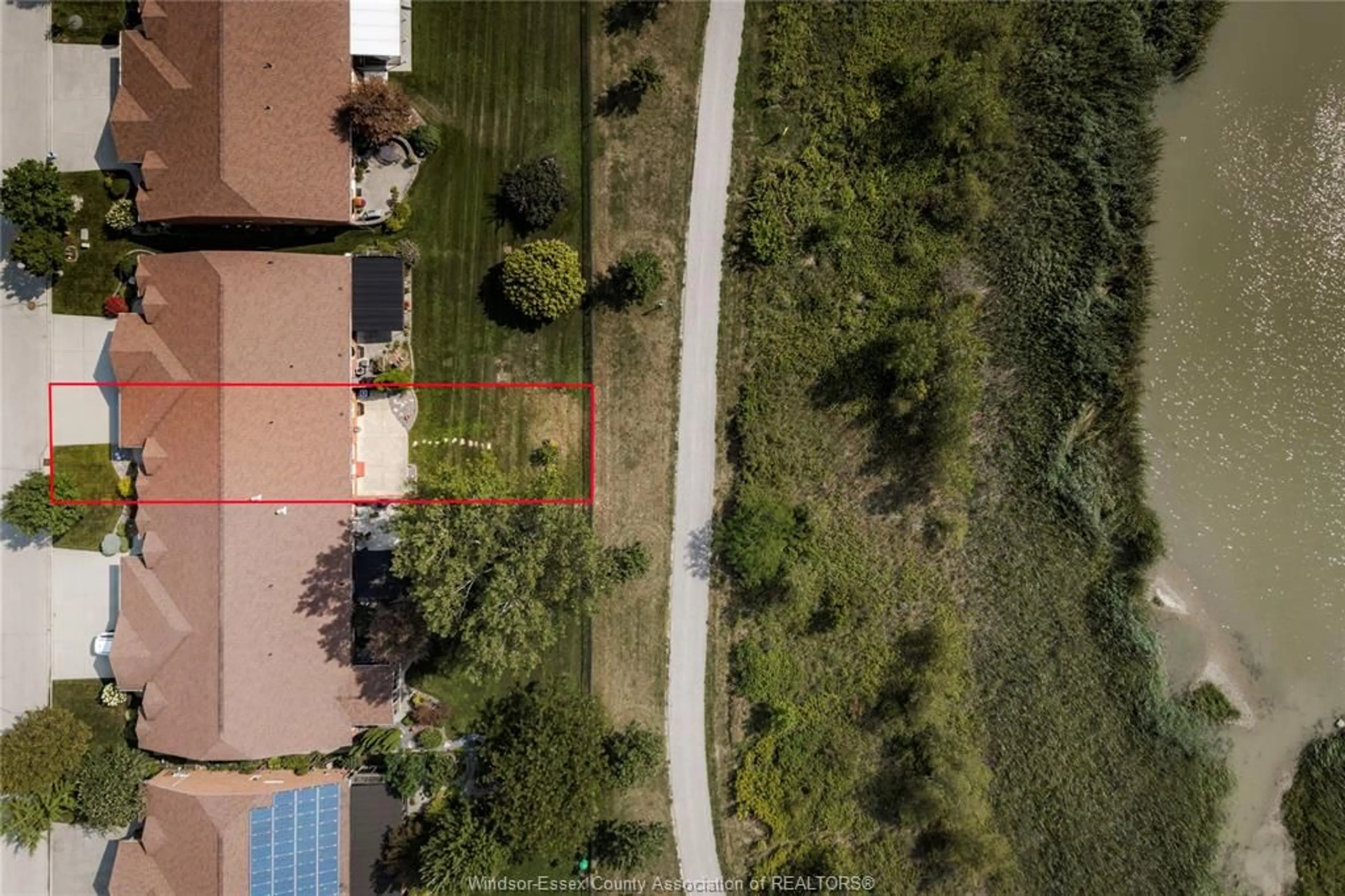 A pic from outside/outdoor area/front of a property/back of a property/a pic from drone, street for 1519 Aspenshore Ave, Windsor Ontario N8P 1Y4
