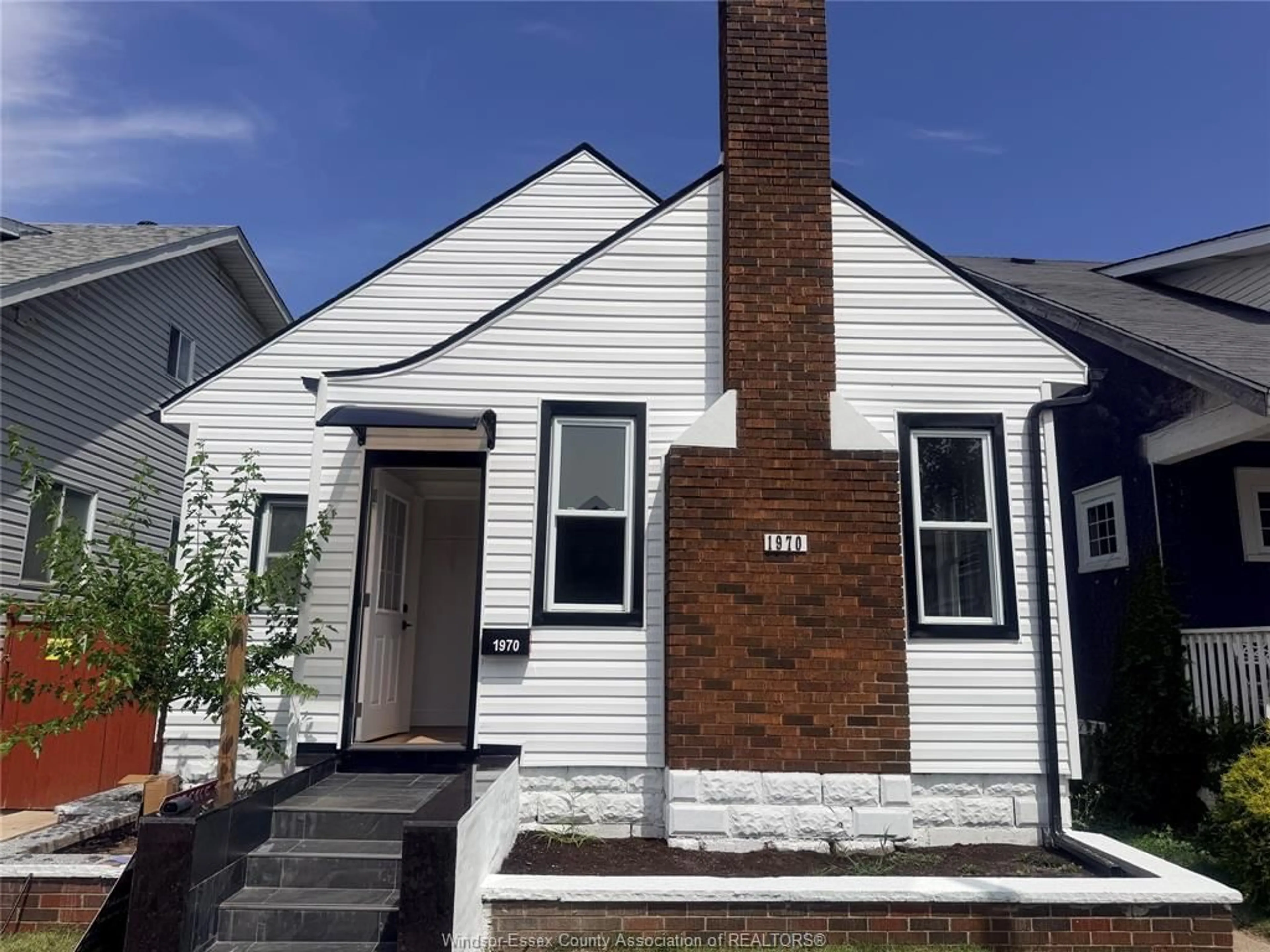 Home with brick exterior material, street for 1970 OTTAWA, Windsor Ontario N8Y 1R7