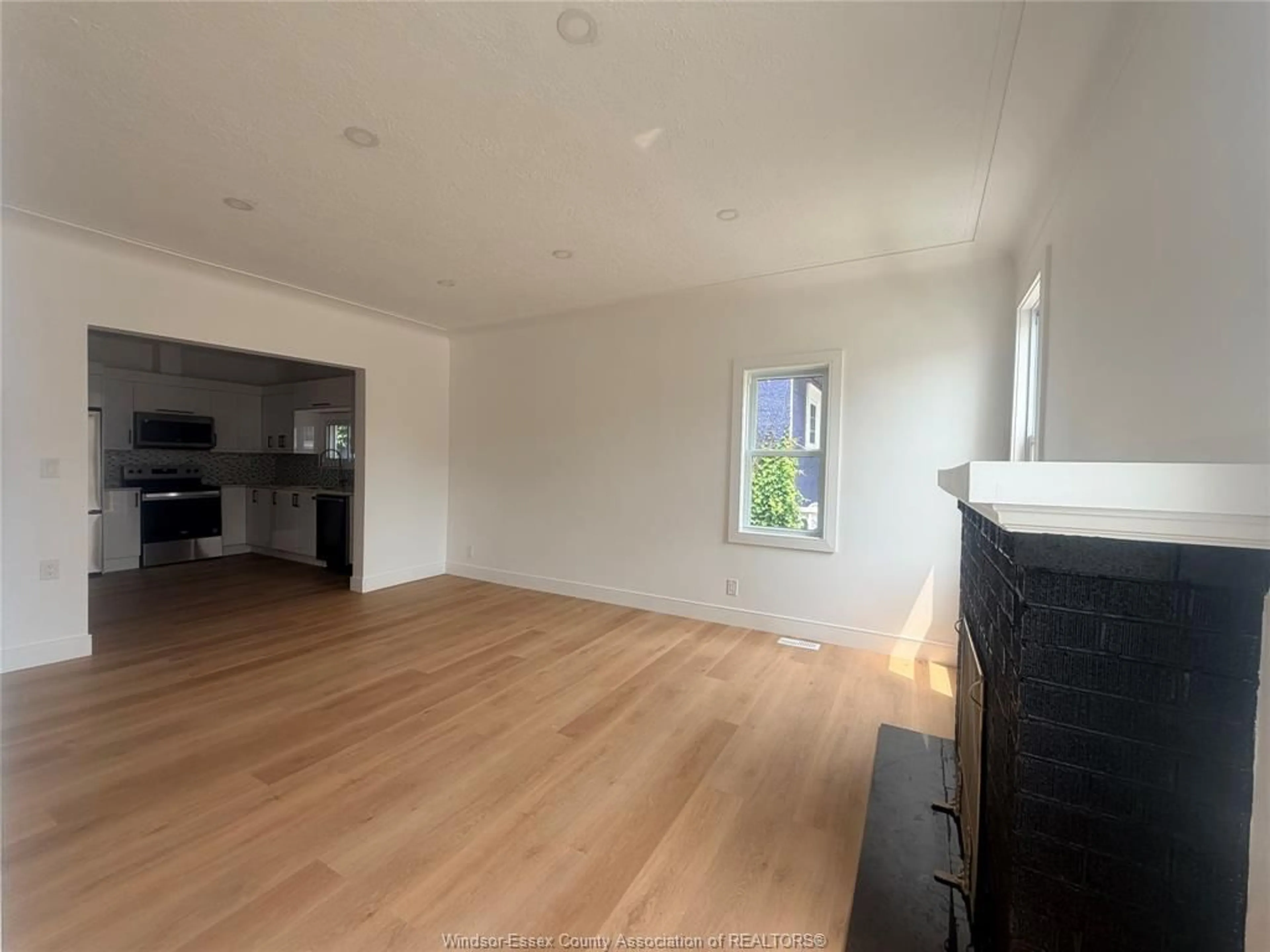 A pic of a room for 1970 OTTAWA, Windsor Ontario N8Y 1R7