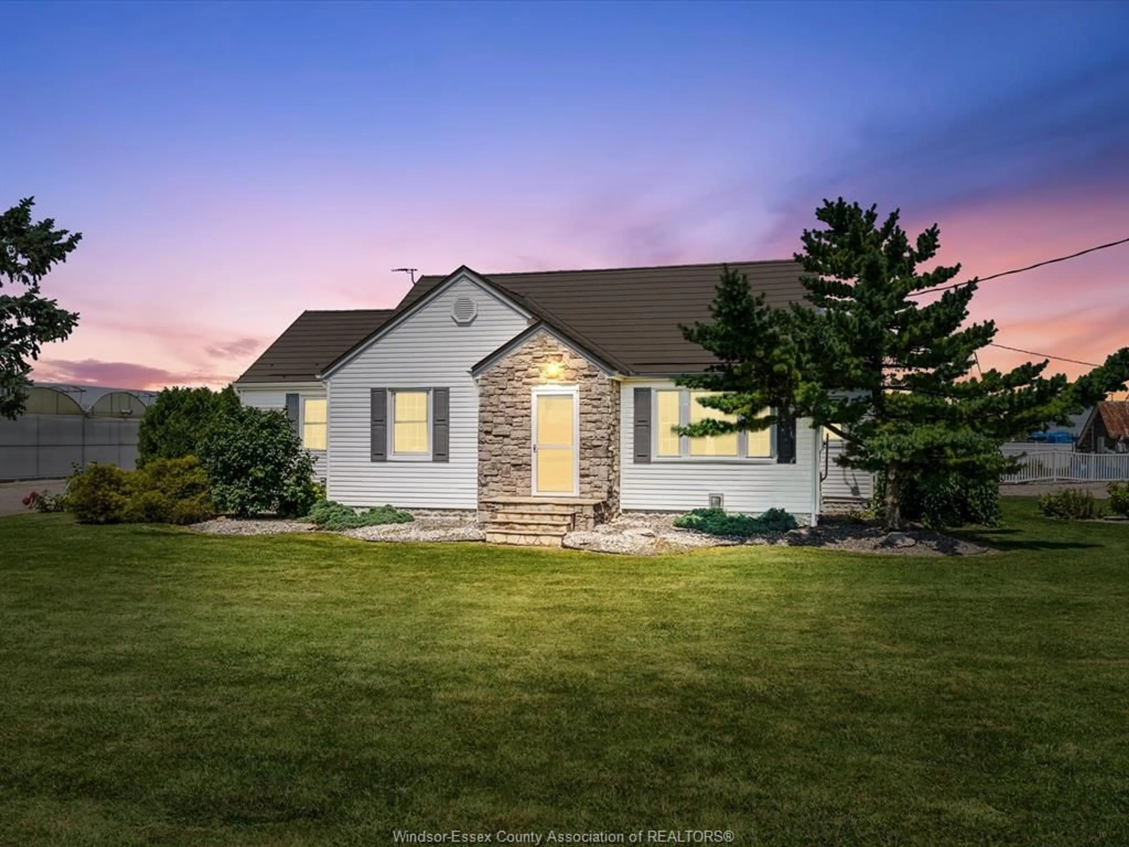 Home with vinyl exterior material, unknown for 343 County Rd 14, Cottam Ontario N0R 1B0