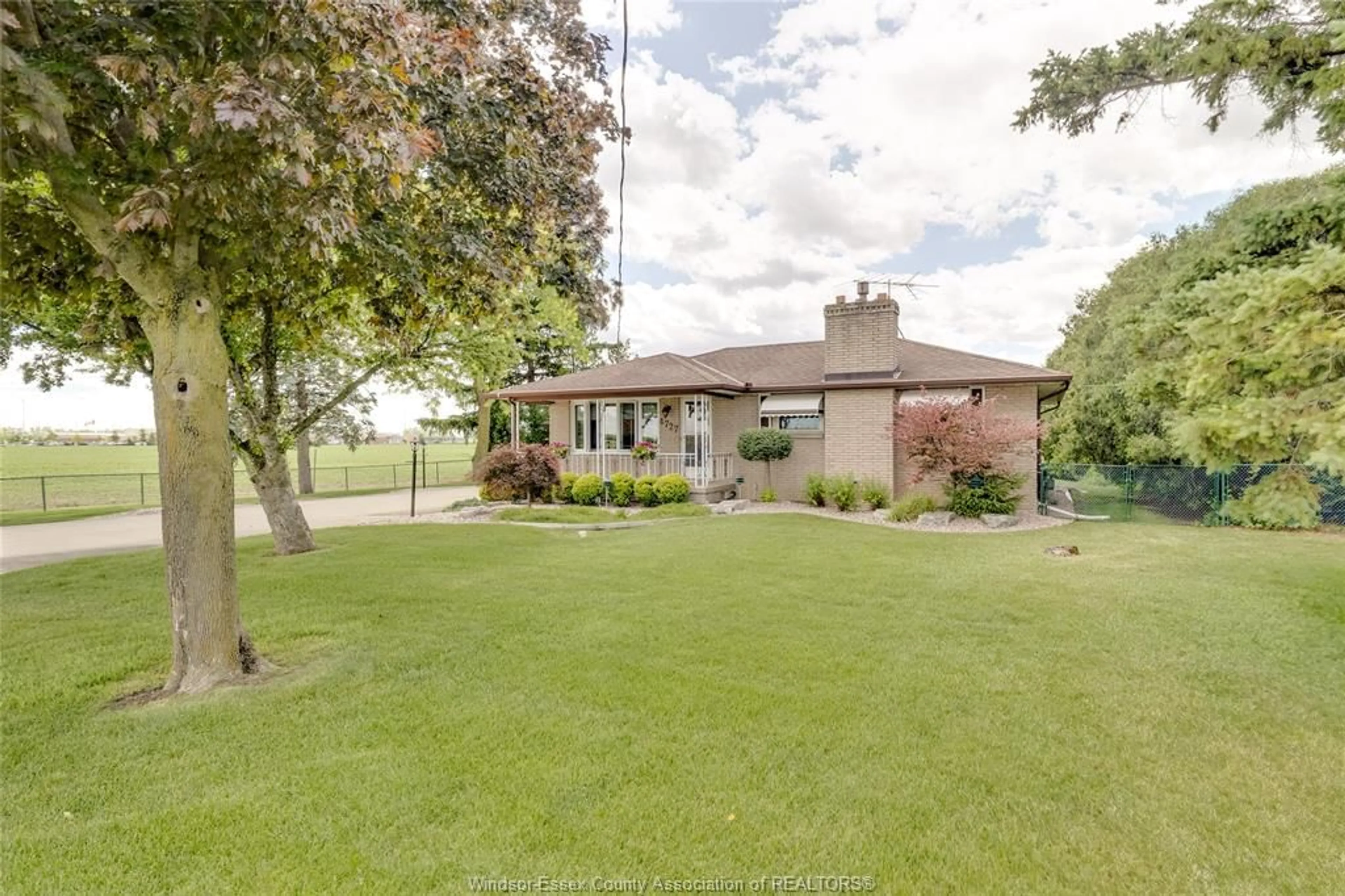A pic from outside/outdoor area/front of a property/back of a property/a pic from drone, water/lake/river/ocean view for 4727 8TH CONCESSION Rd, Windsor Ontario N0R 1K0