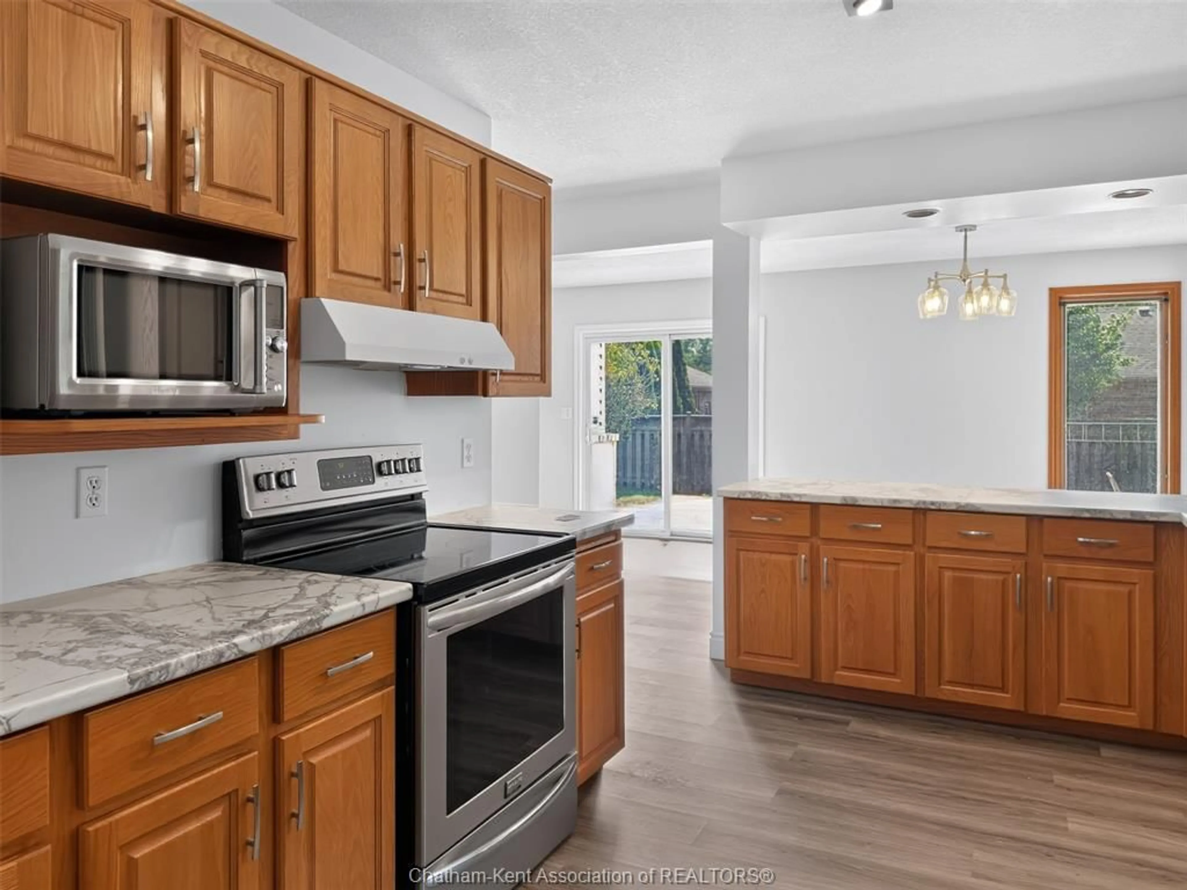 Unknown for 102 NORTHERN PINE Pl, Chatham Ontario N7L 5K2