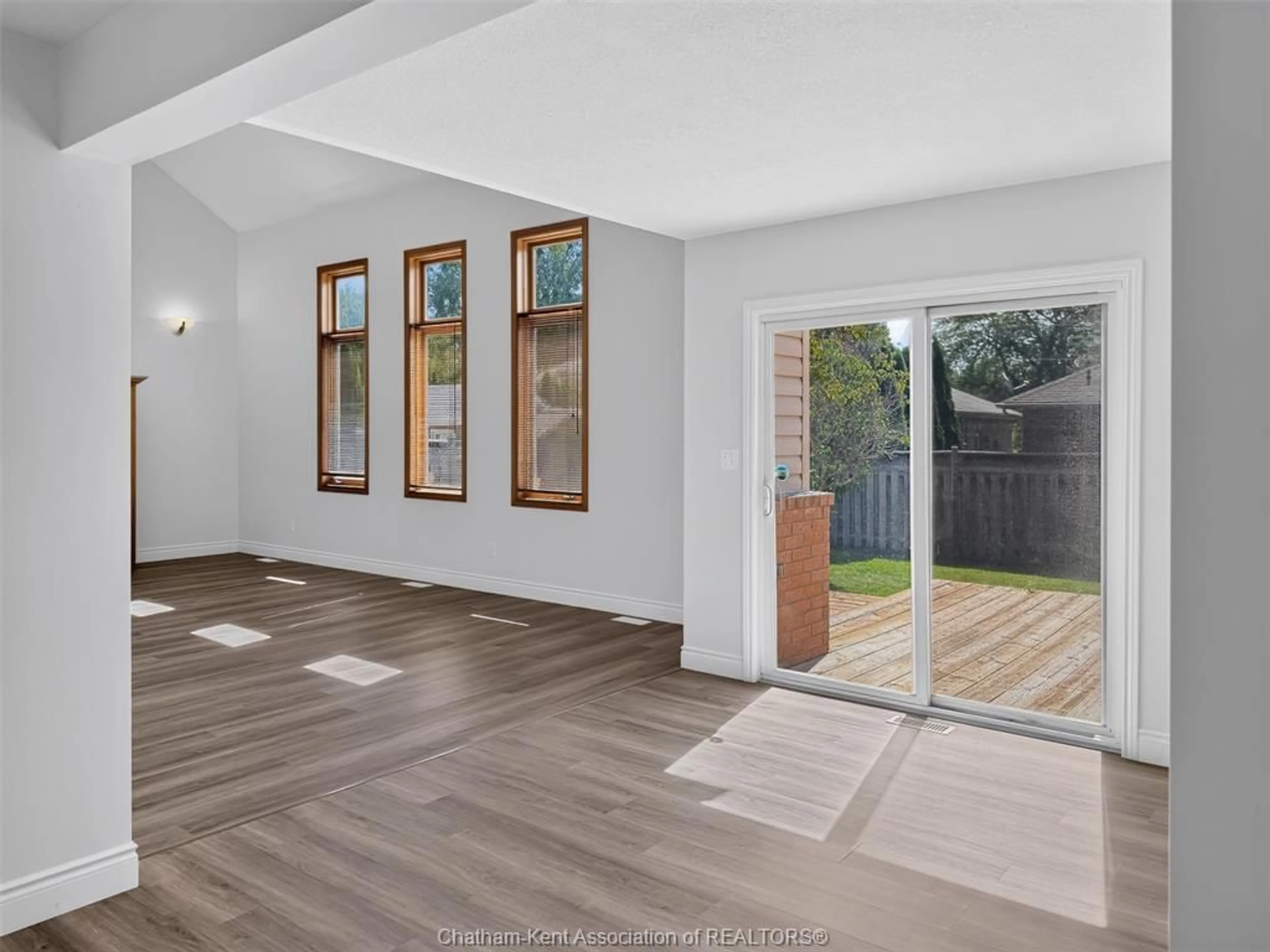 Unknown for 102 NORTHERN PINE Pl, Chatham Ontario N7L 5K2