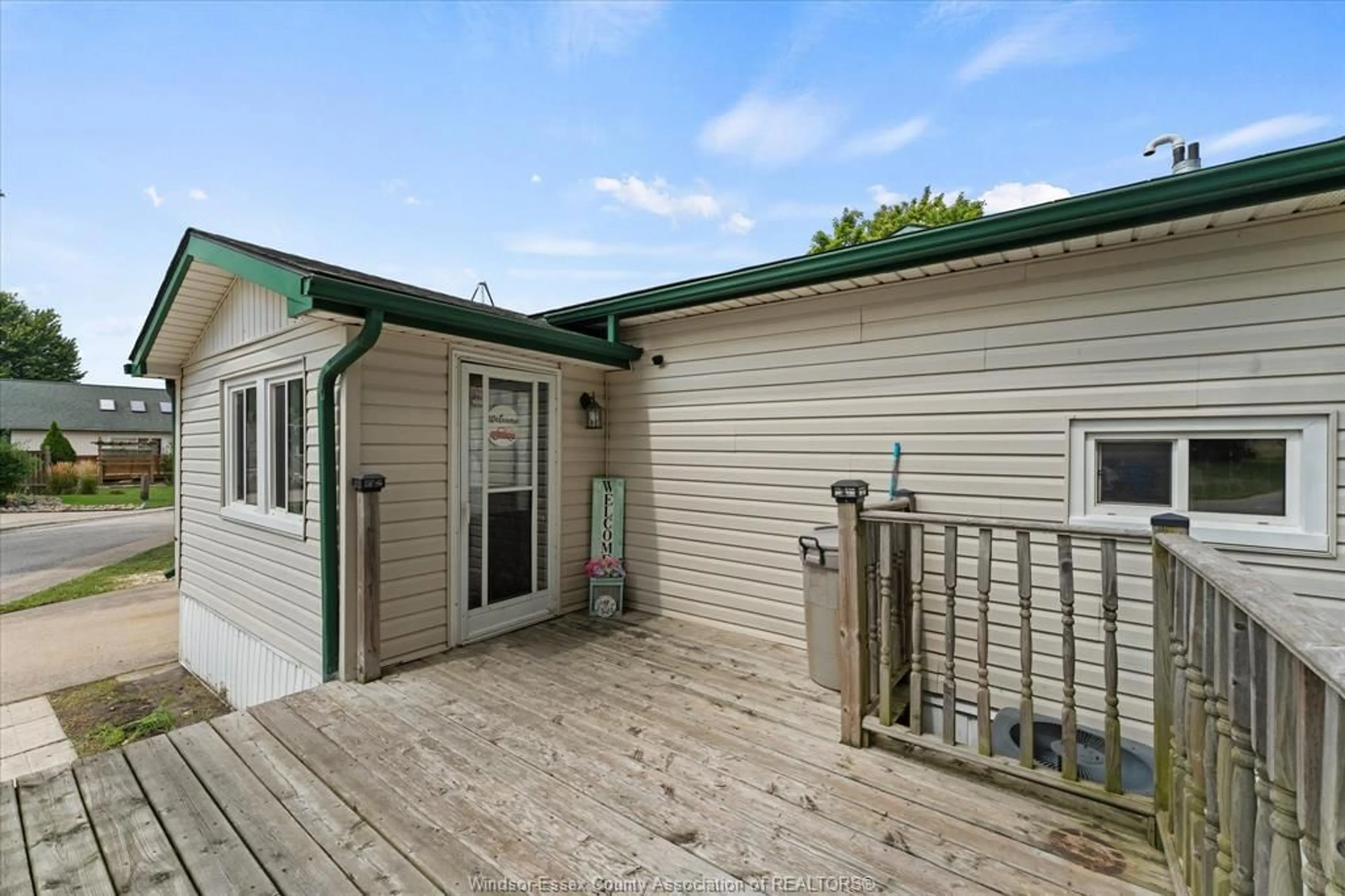 Unknown for 5 Oak Crt, McGregor Ontario N0R 1J0
