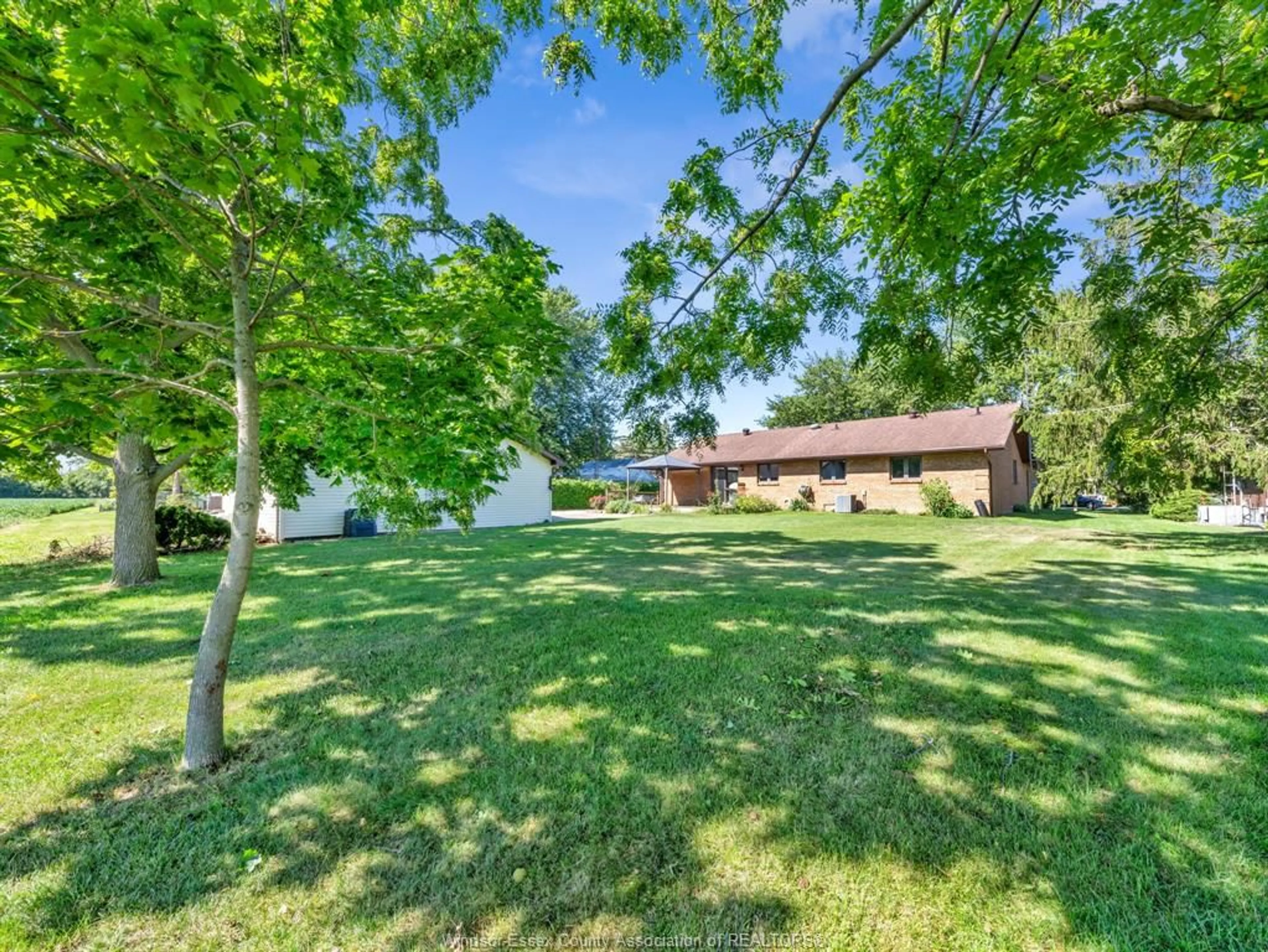 A pic from outside/outdoor area/front of a property/back of a property/a pic from drone, unknown for 770 MAPLE Ave, Stoney Point Ontario N0R 1N0