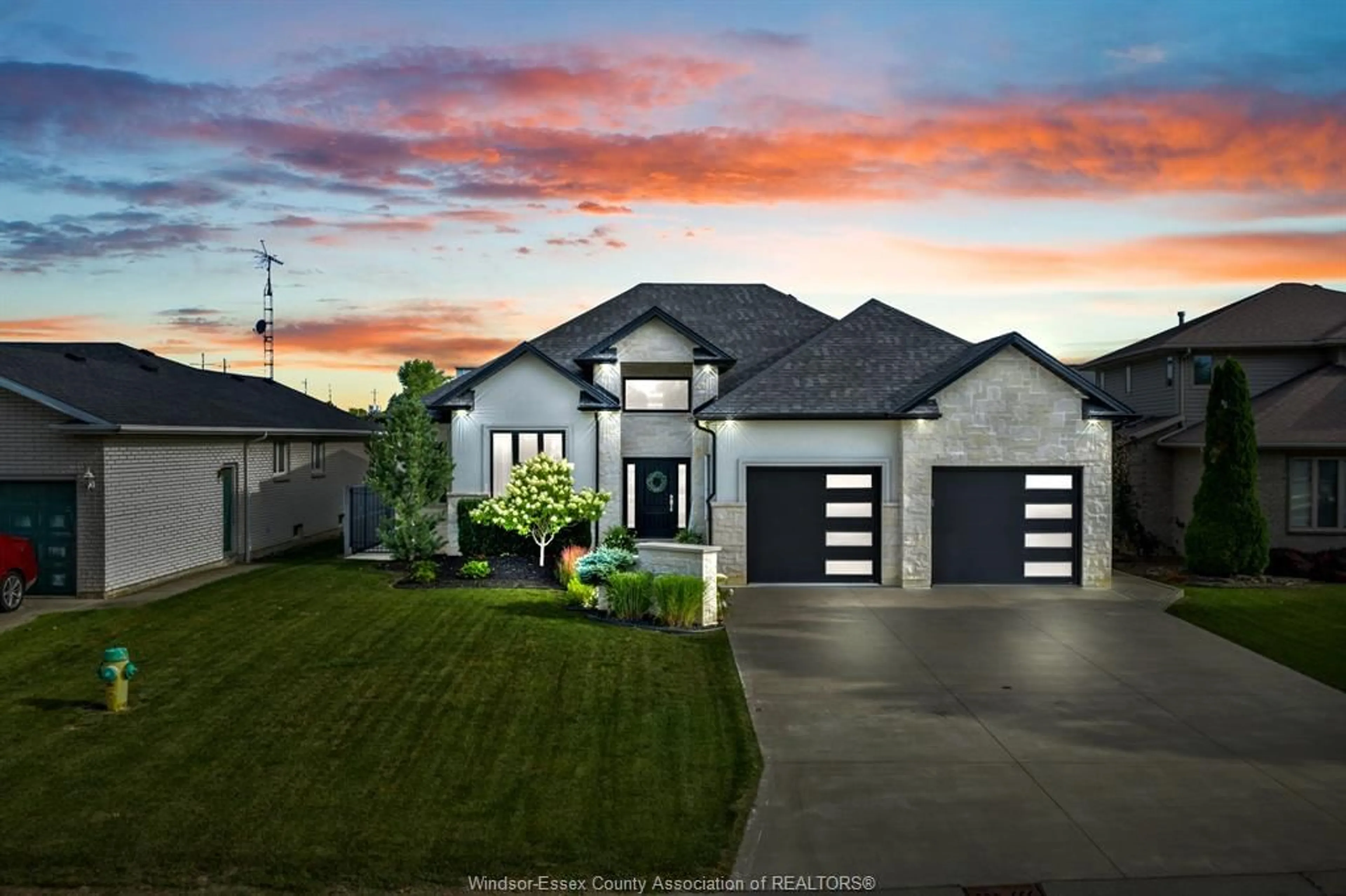 Home with brick exterior material, street for 22 SHAWNEE Crt, Leamington Ontario N8H 5A8