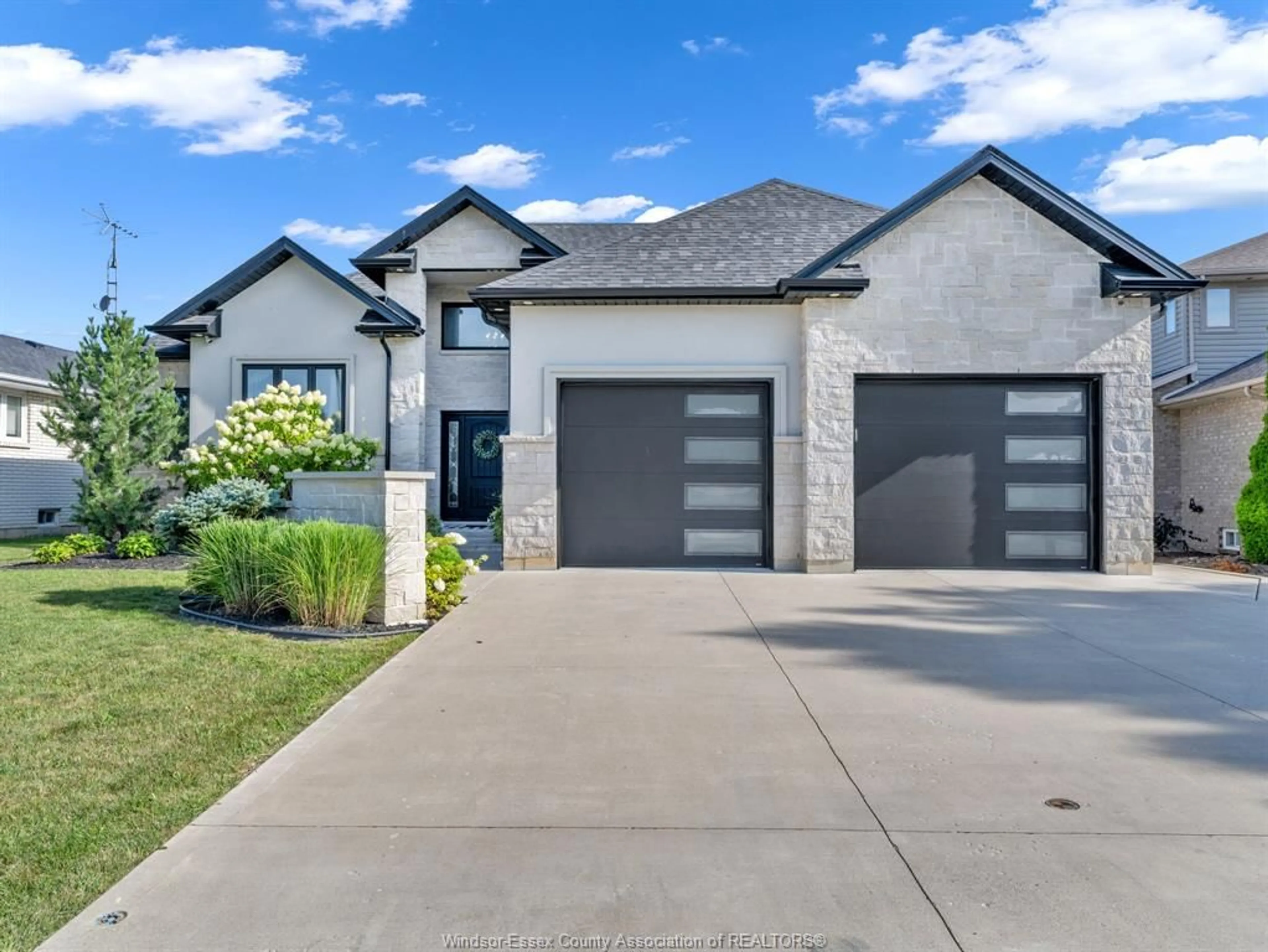 Home with brick exterior material, street for 22 SHAWNEE Crt, Leamington Ontario N8H 5A8