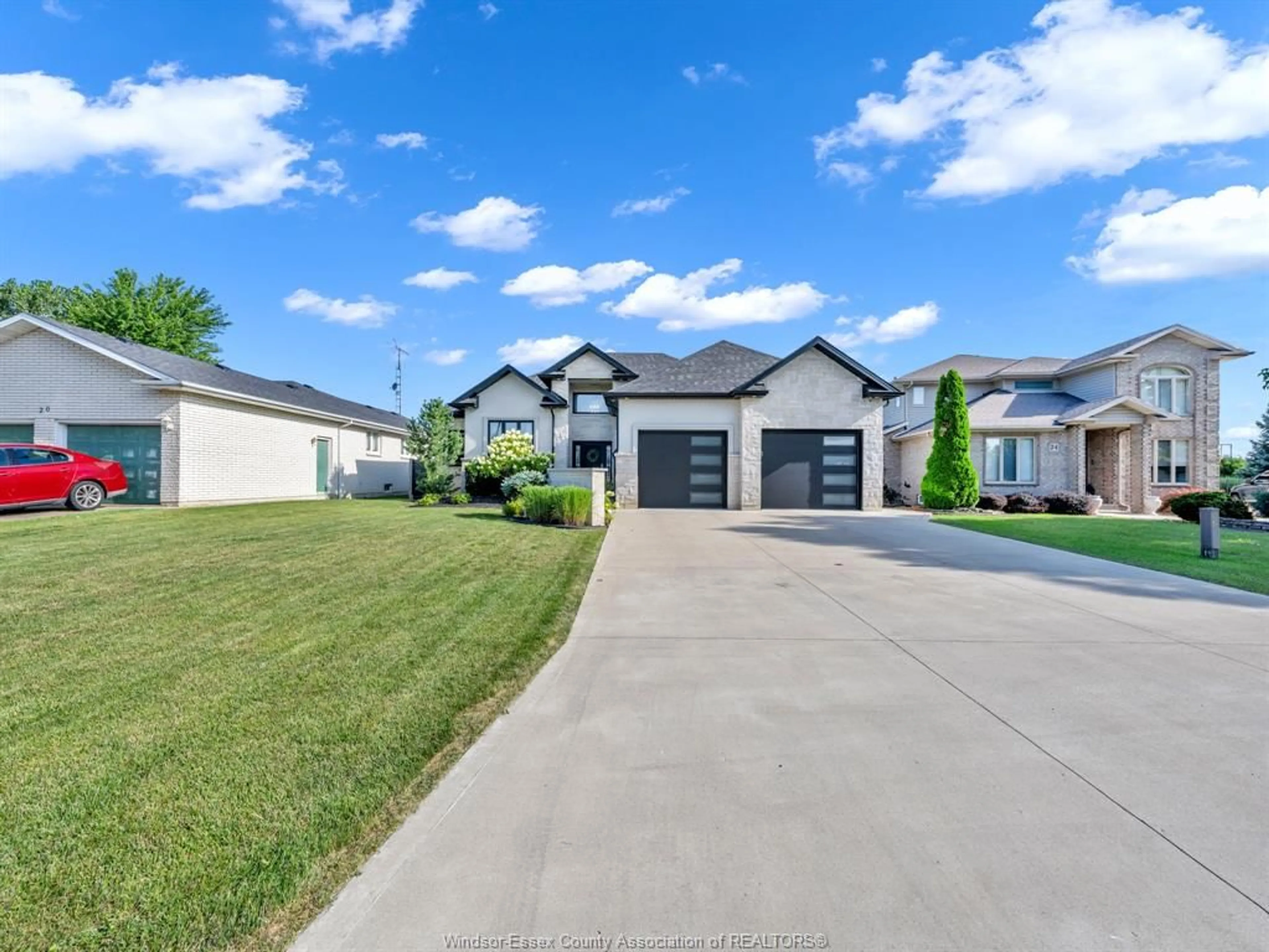Unknown for 22 SHAWNEE Crt, Leamington Ontario N8H 5A8
