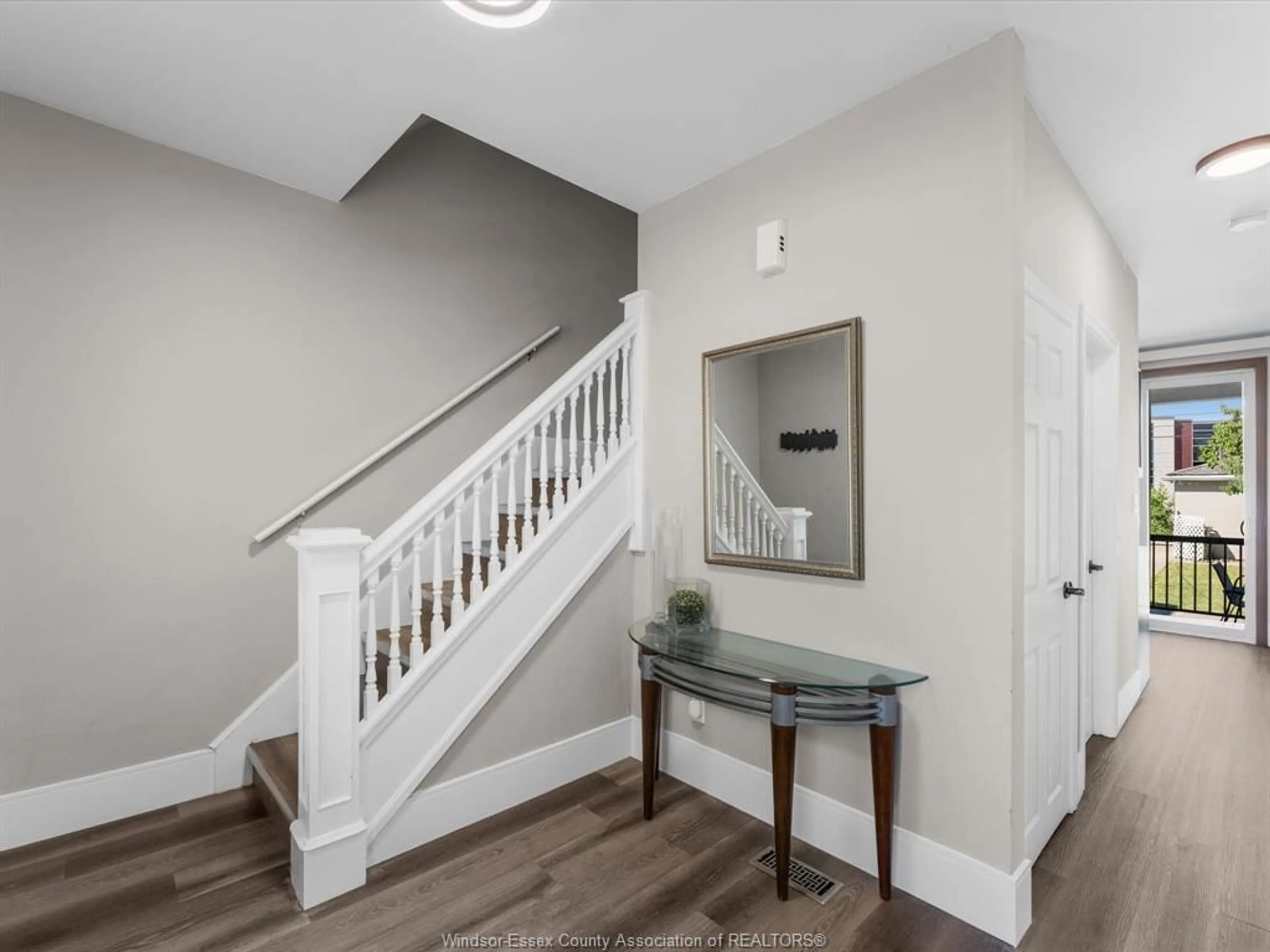 Indoor entryway for 477 Pierre Ave, Windsor Ontario N9A 2J9