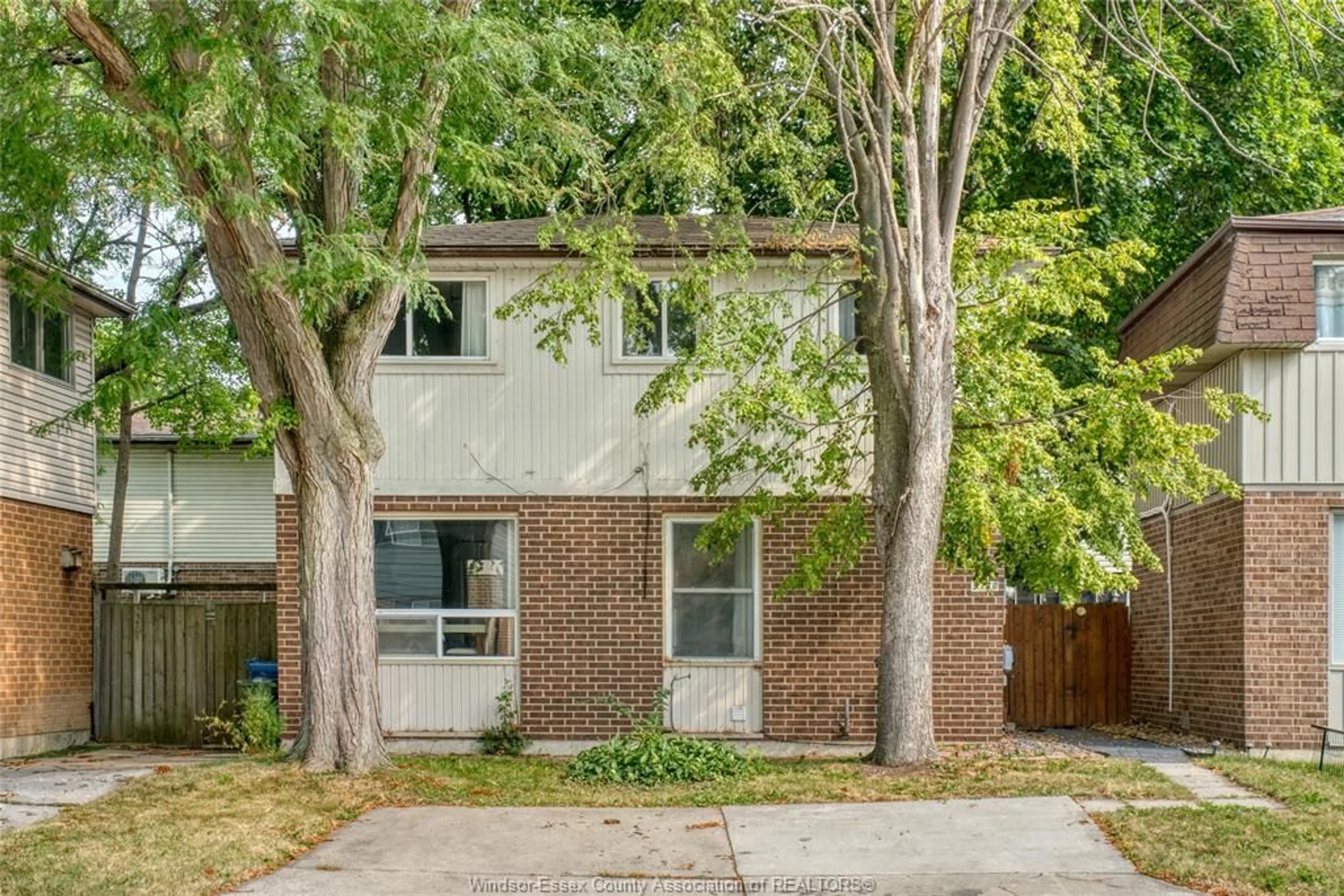 Home with brick exterior material, street for 9370 AIRE Crt, Windsor Ontario N8S 4E6