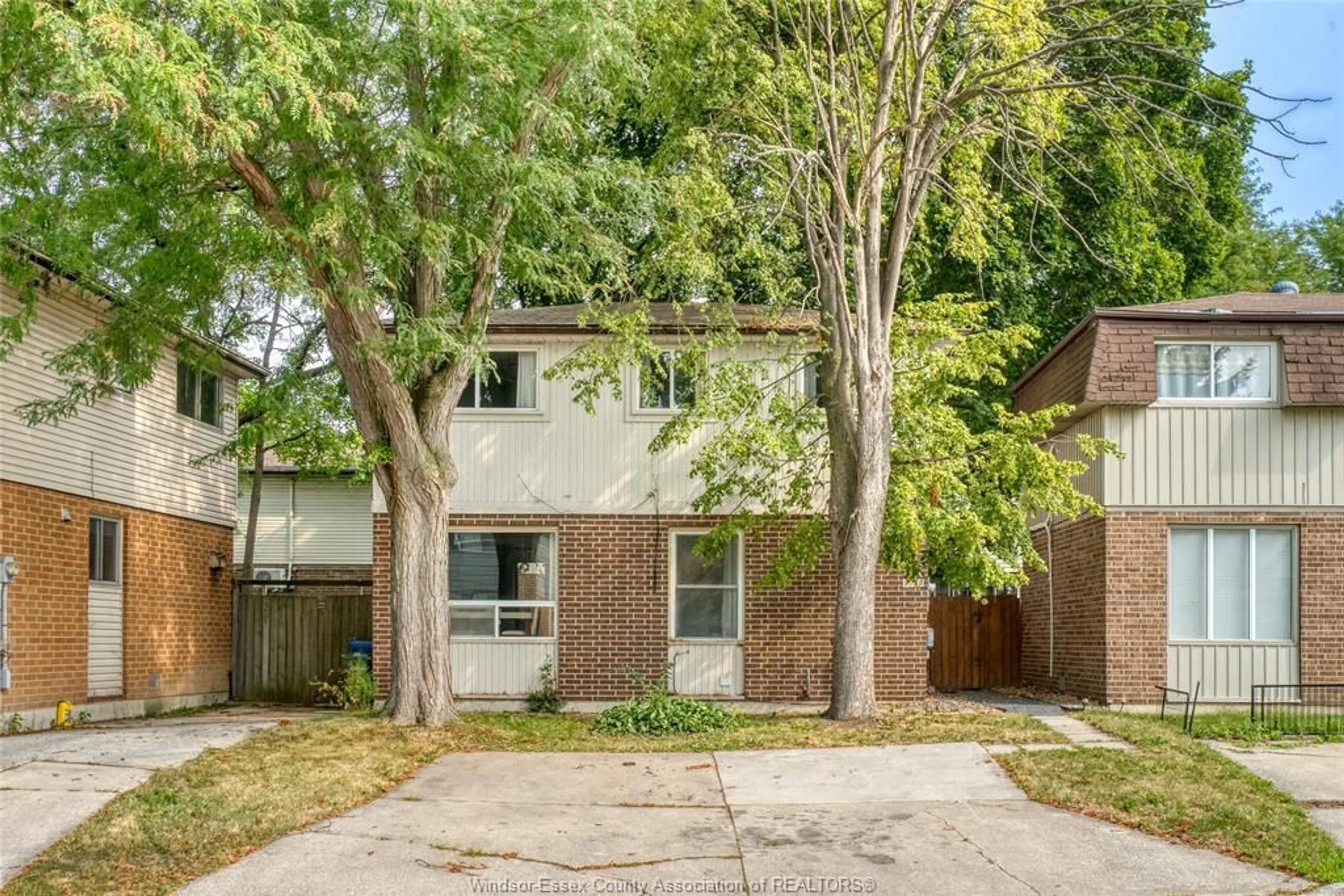 Home with brick exterior material, street for 9370 AIRE Crt, Windsor Ontario N8S 4E6