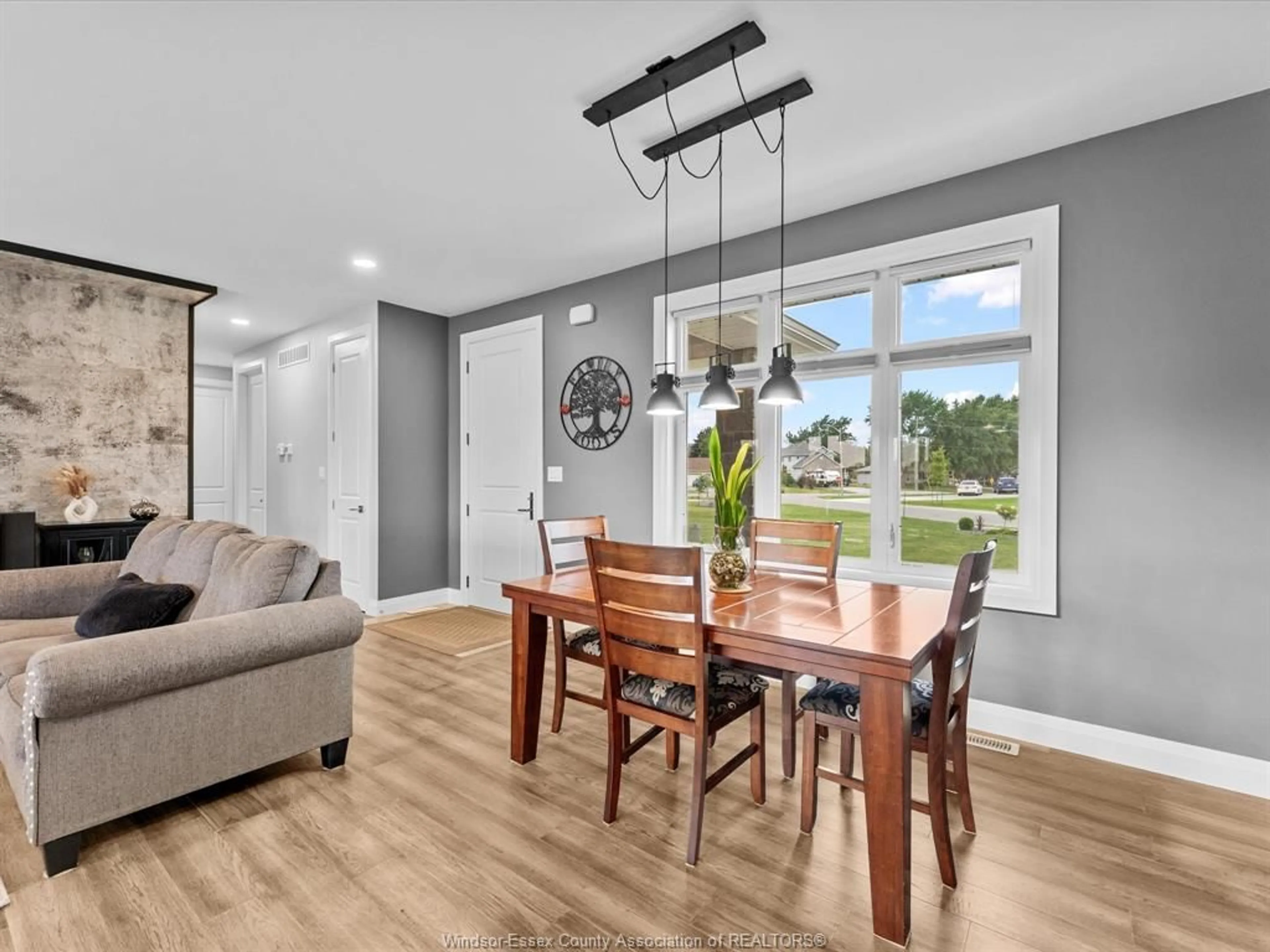 Open concept kitchen, wood/laminate floor for 19015 HAVEN Ave, Tilbury Ontario N0P 2L0