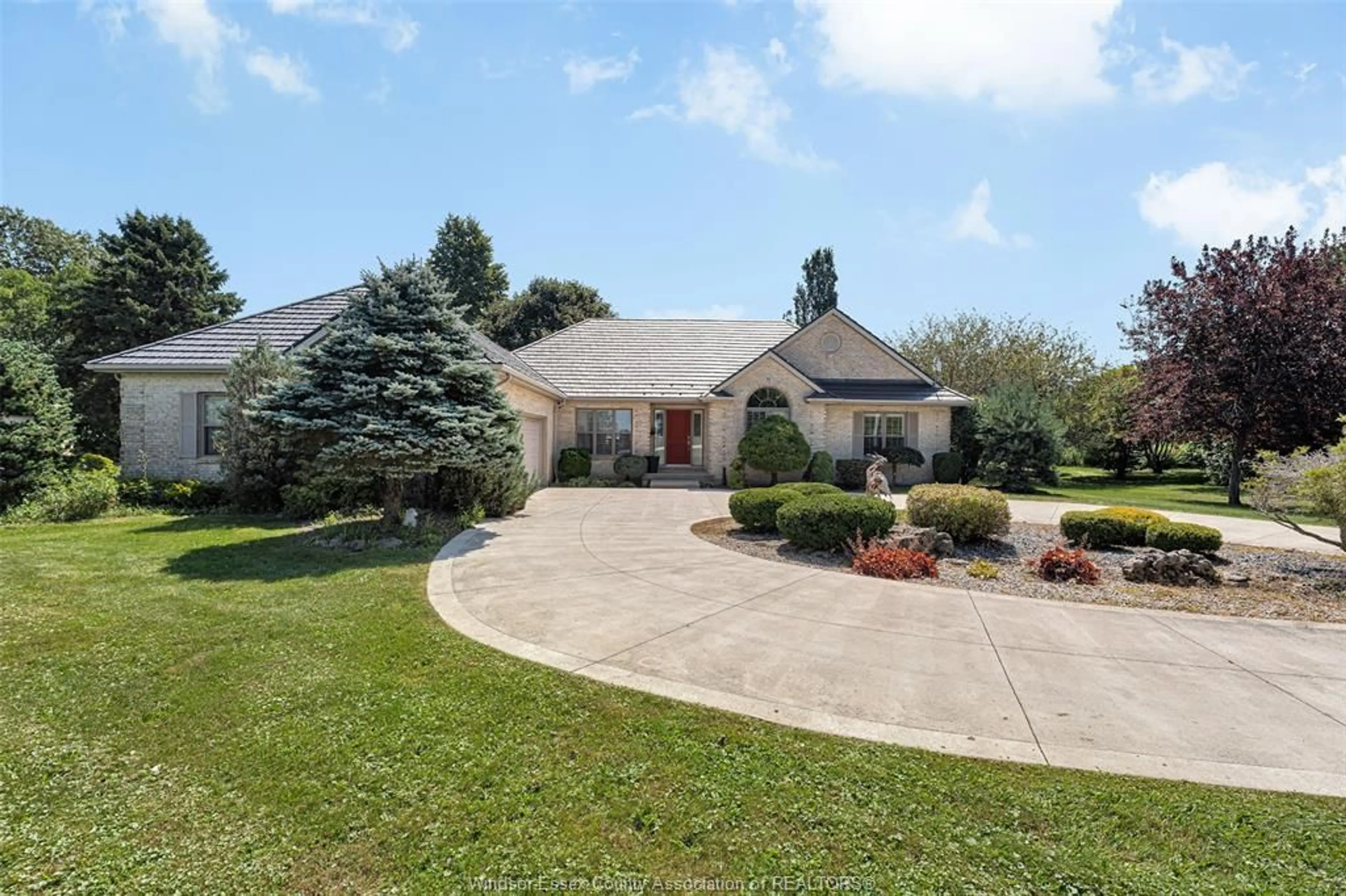 A pic from outside/outdoor area/front of a property/back of a property/a pic from drone, unknown for 6258 TALBOT Trail, Merlin Ontario N0P 1W0