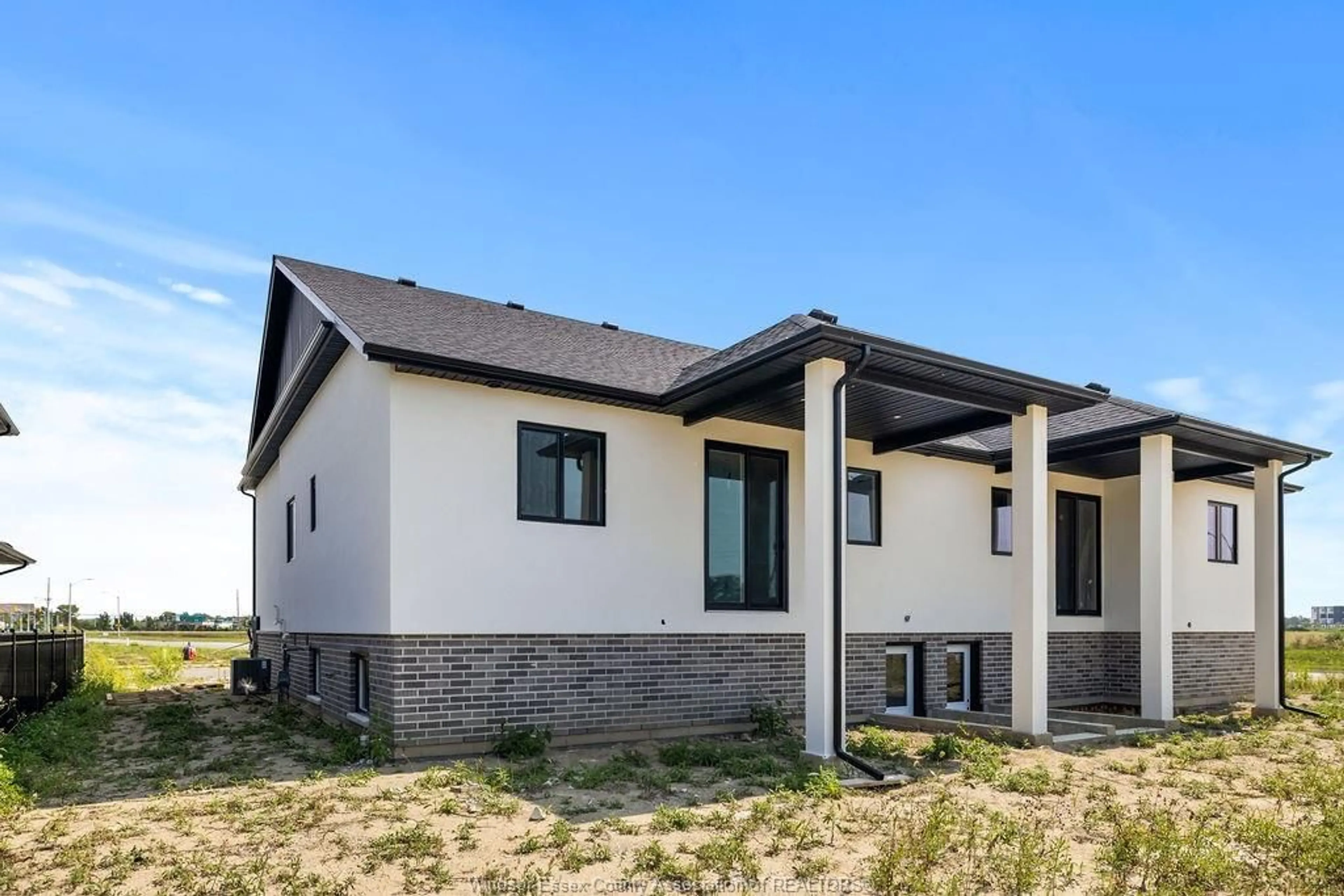Home with brick exterior material, building for 8004 MEO Blvd, LaSalle Ontario N9H 1E3