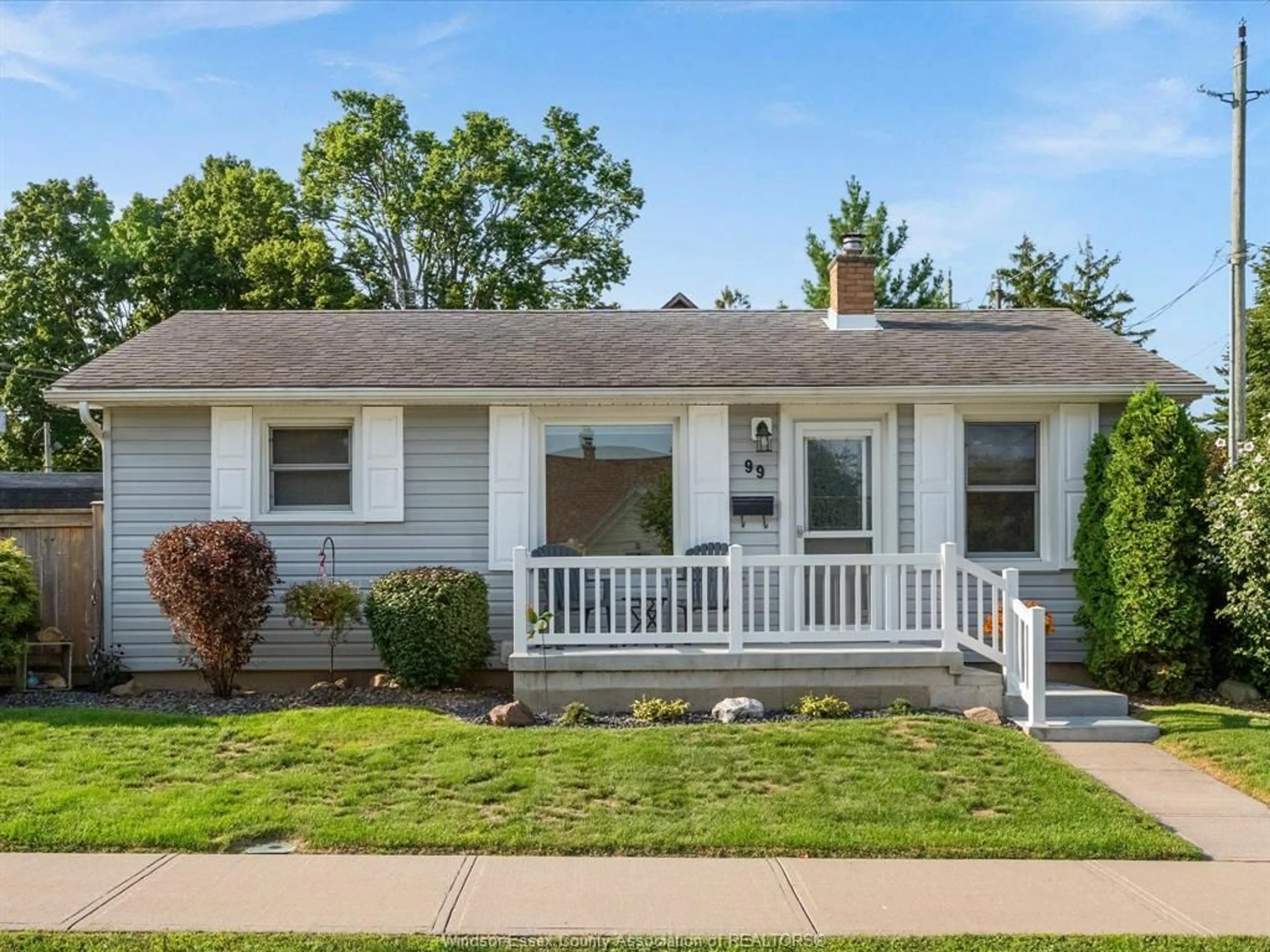 Home with vinyl exterior material, street for 99 Pear St, Kingsville Ontario N9Y 1V5