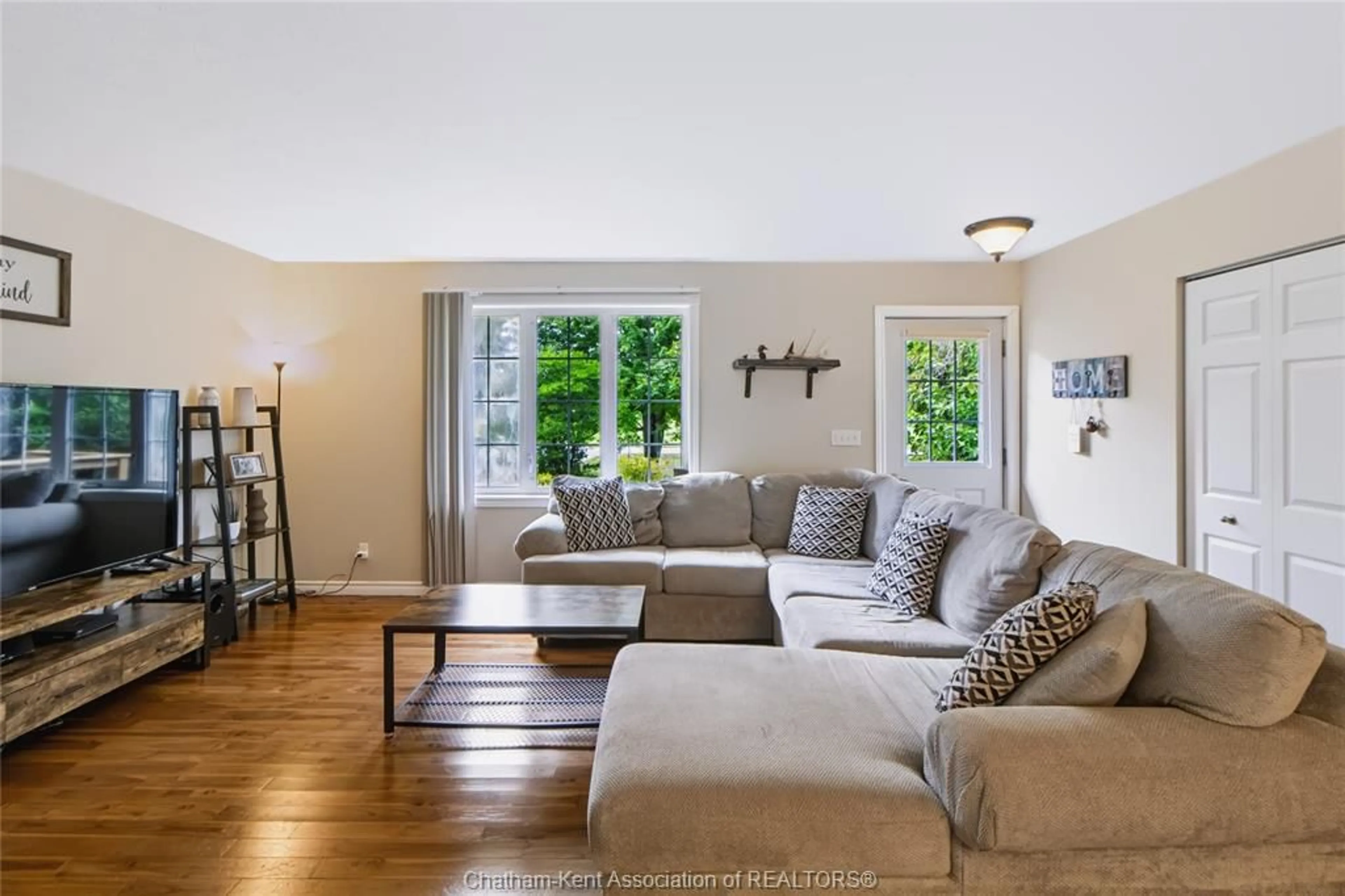 Living room with furniture, unknown for 13 Tecumseh St, Shrewsbury Ontario N0P 1A0