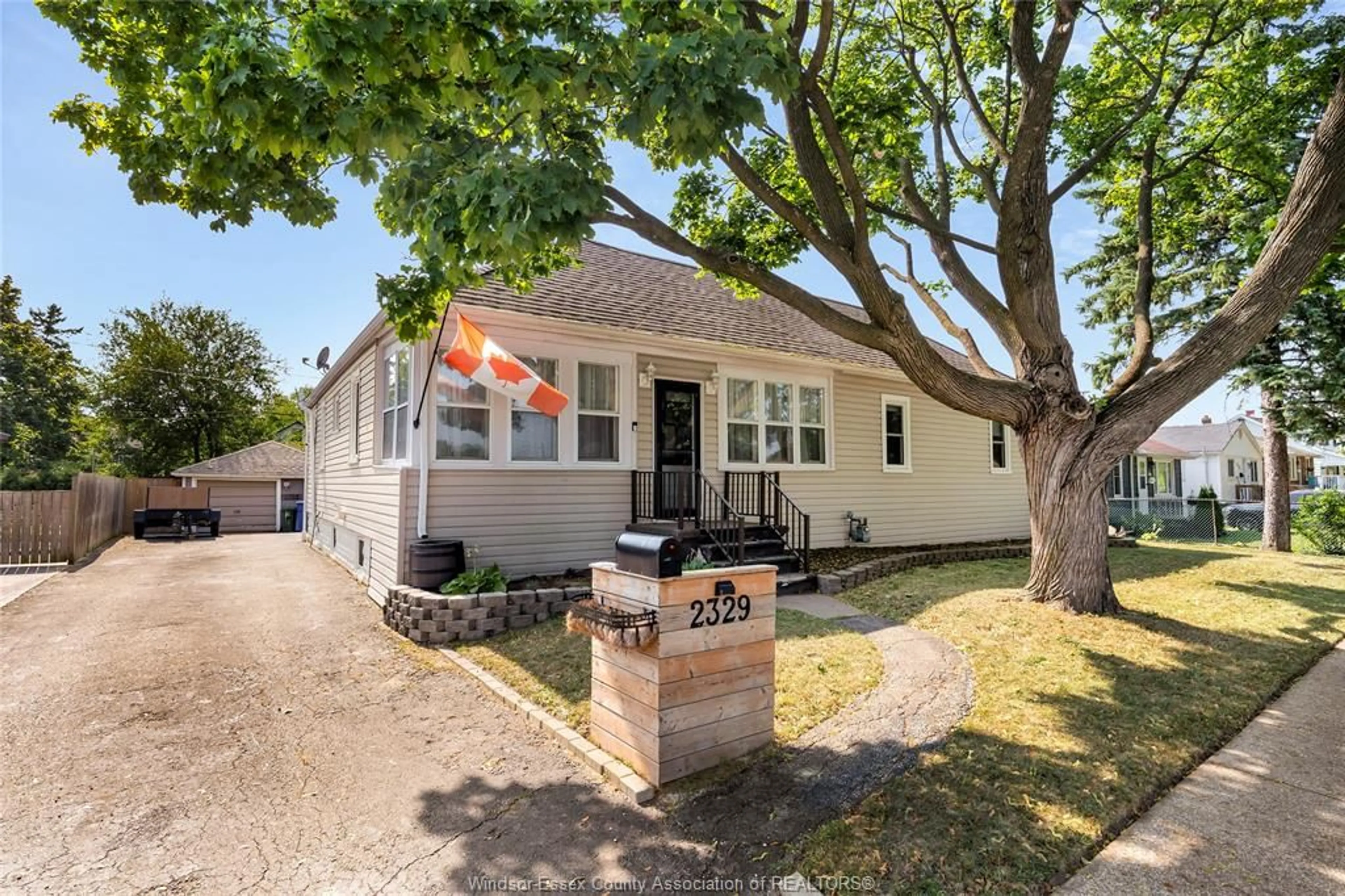 Home with vinyl exterior material, street for 2329 MEIGHEN Rd, Windsor Ontario N8W 4B8