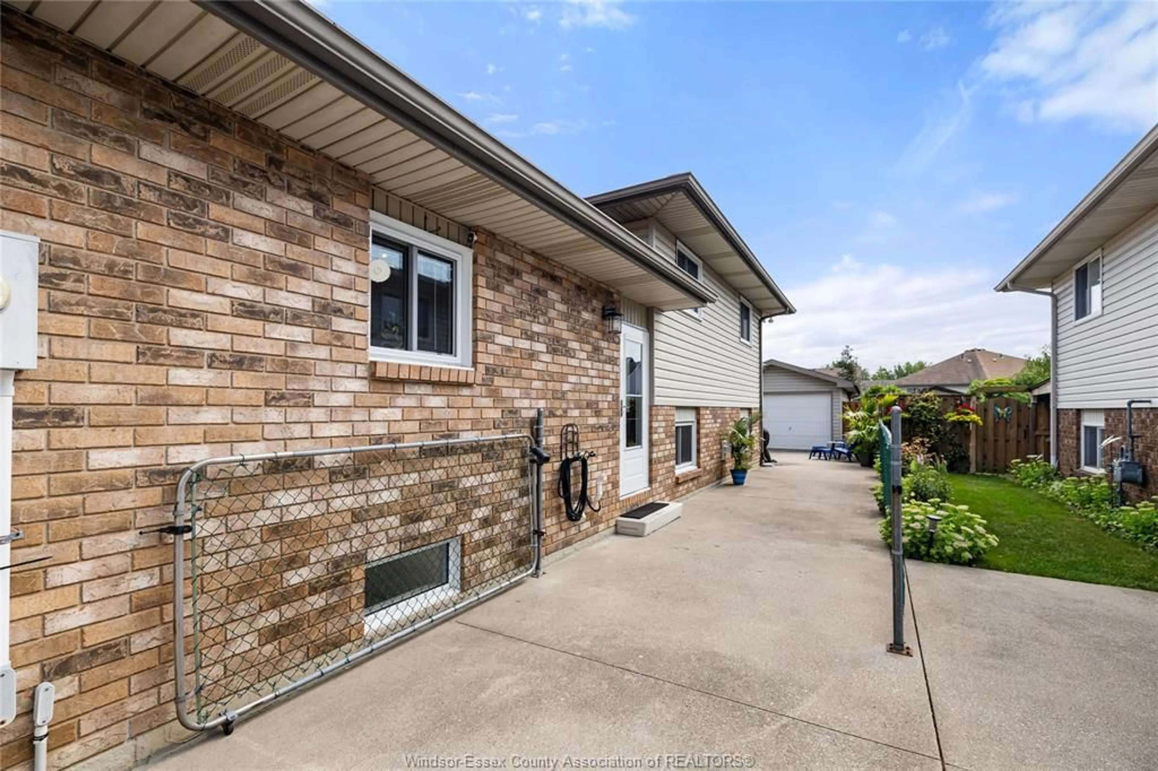 Home with brick exterior material, unknown for 12705 HORWOOD Cres, Tecumseh Ontario N8N 4T9